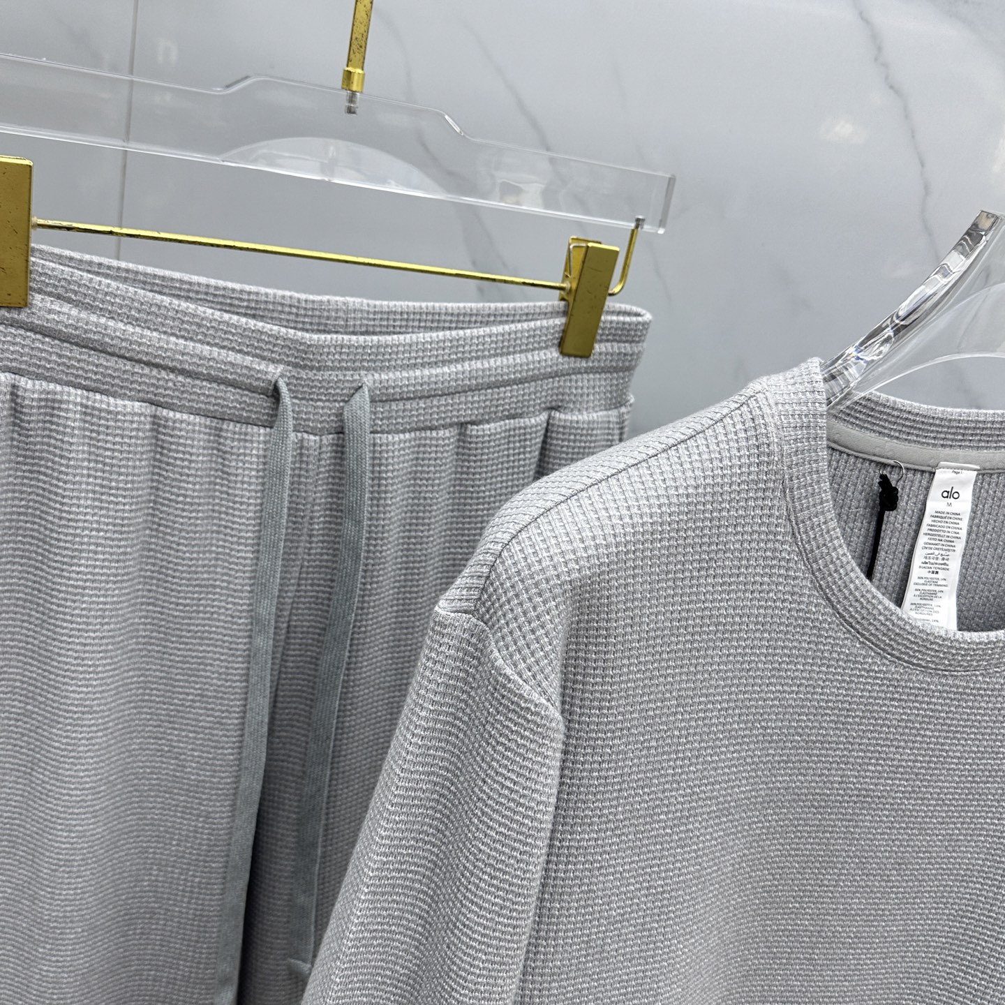 上衣🆕alo 🌟最高版｜独家 高端定制。 15年专业卫衣，无论是面料上还是版型上都是完美越级，精美工艺圆