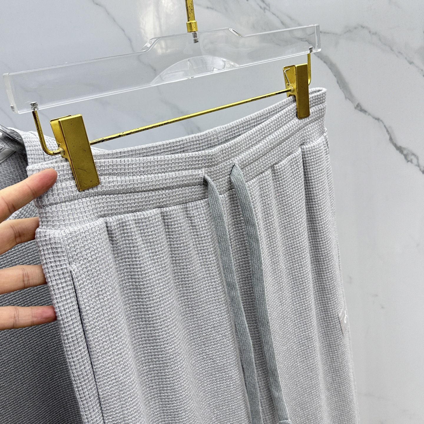 裤子🆕alo 🌟最高版｜独家 高端定制。 15年专业制衣，无论是面料上还是版型上都是完美越级，精美工艺直