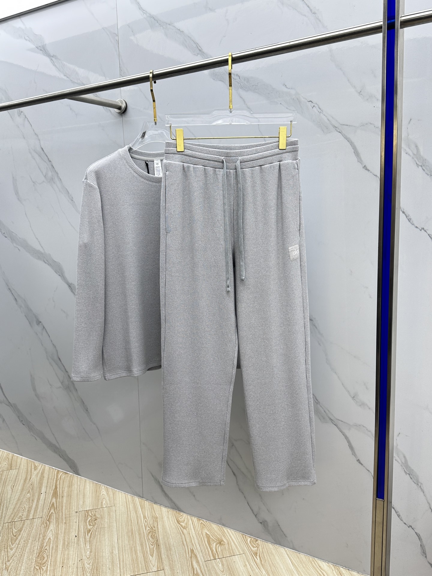 裤子🆕alo 🌟最高版｜独家 高端定制。 15年专业制衣，无论是面料上还是版型上都是完美越级，精美工艺直