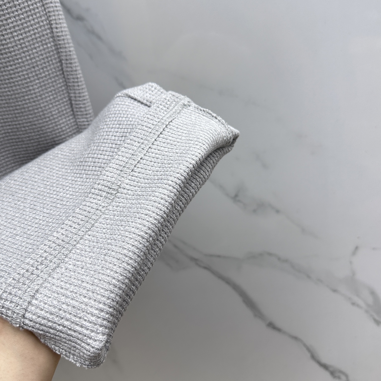 裤子🆕alo 🌟最高版｜独家 高端定制。 15年专业制衣，无论是面料上还是版型上都是完美越级，精美工艺直