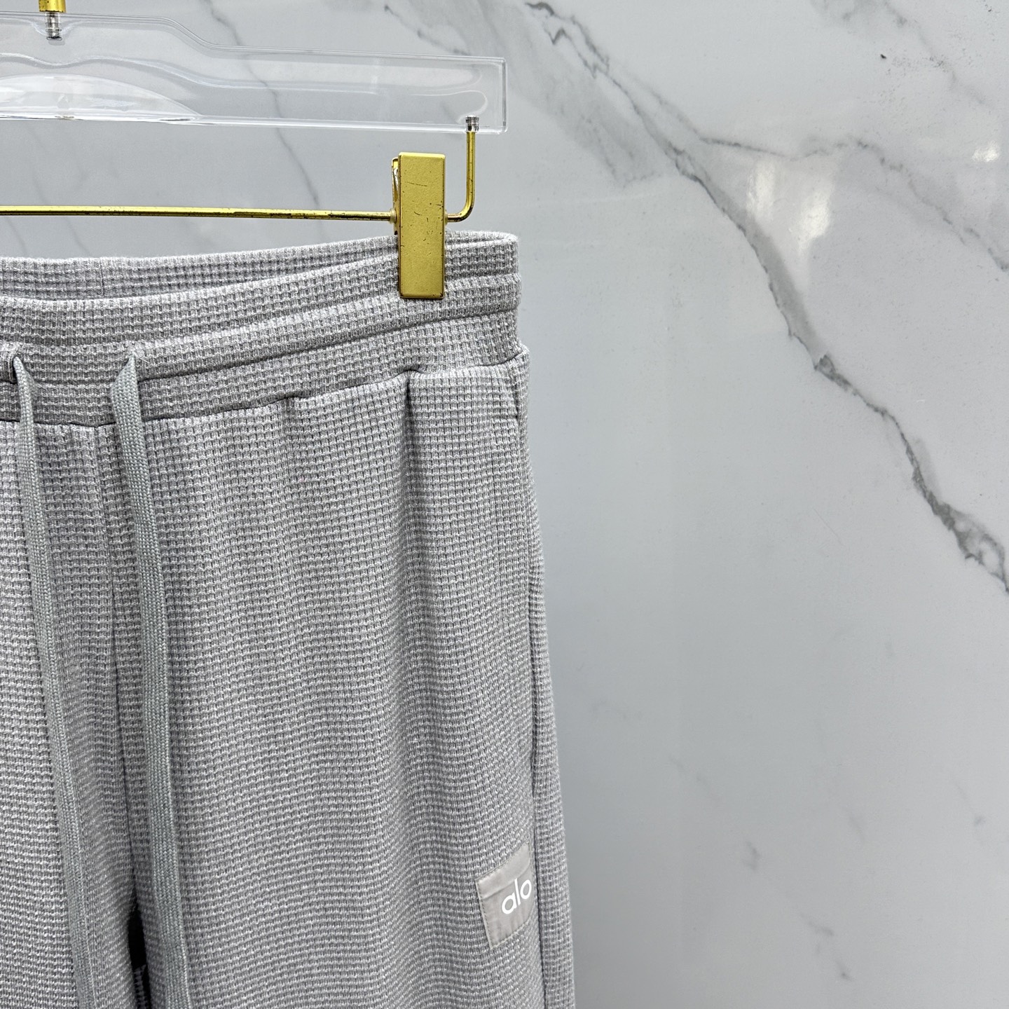 裤子🆕alo 🌟最高版｜独家 高端定制。 15年专业制衣，无论是面料上还是版型上都是完美越级，精美工艺直