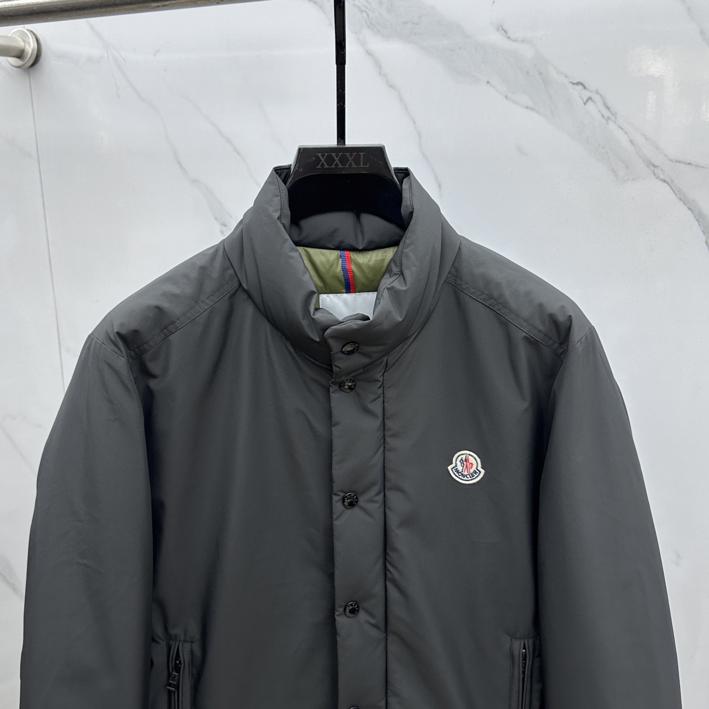 。 🆕Moncler蒙口 羽绒服2025最新款时尚设计师款立领羽绒外套.处处细节显工艺足够的高级 结构性