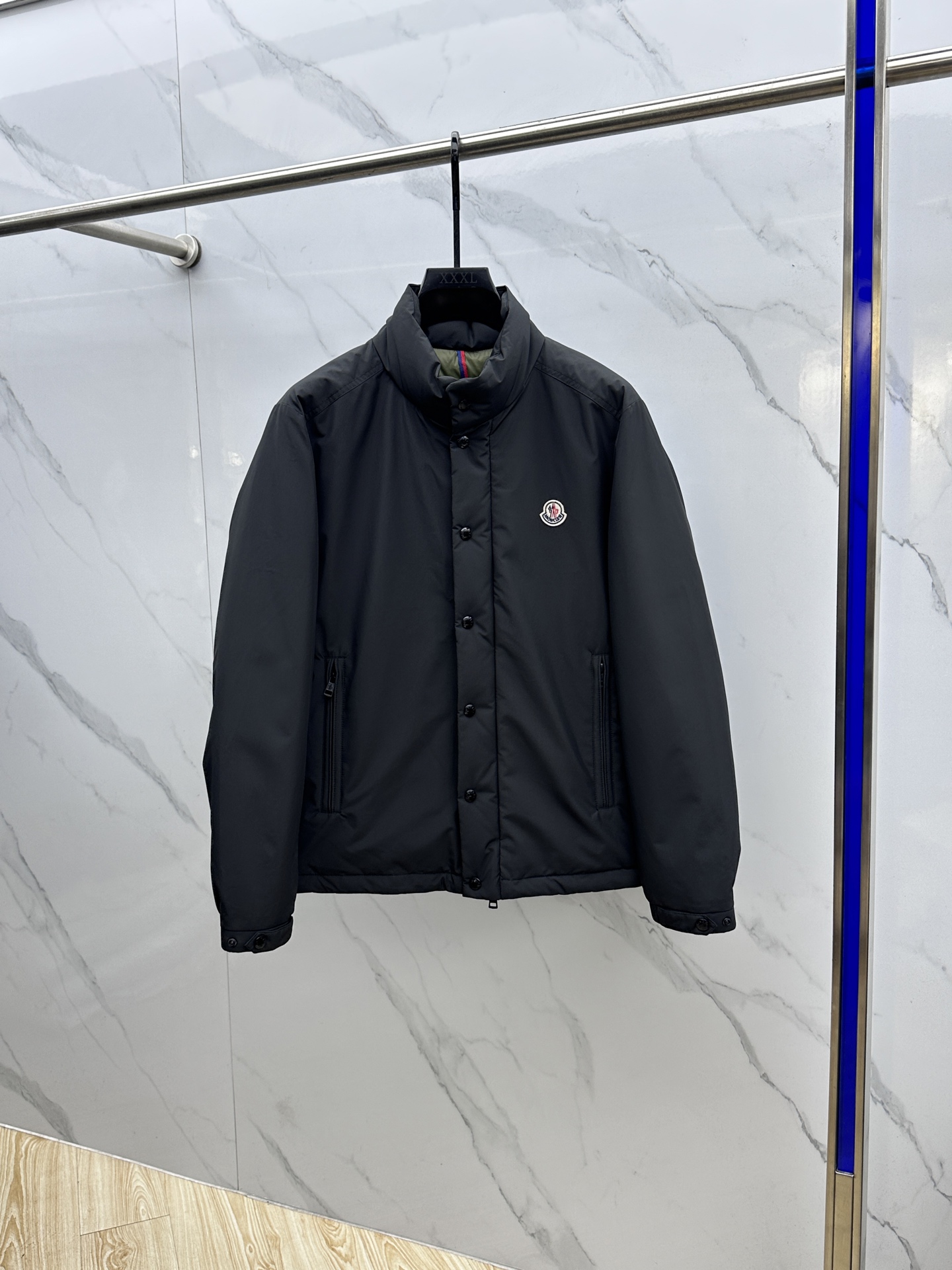 。 🆕Moncler蒙口 羽绒服2025最新款时尚设计师款立领羽绒外套.处处细节显工艺足够的高级 结构性