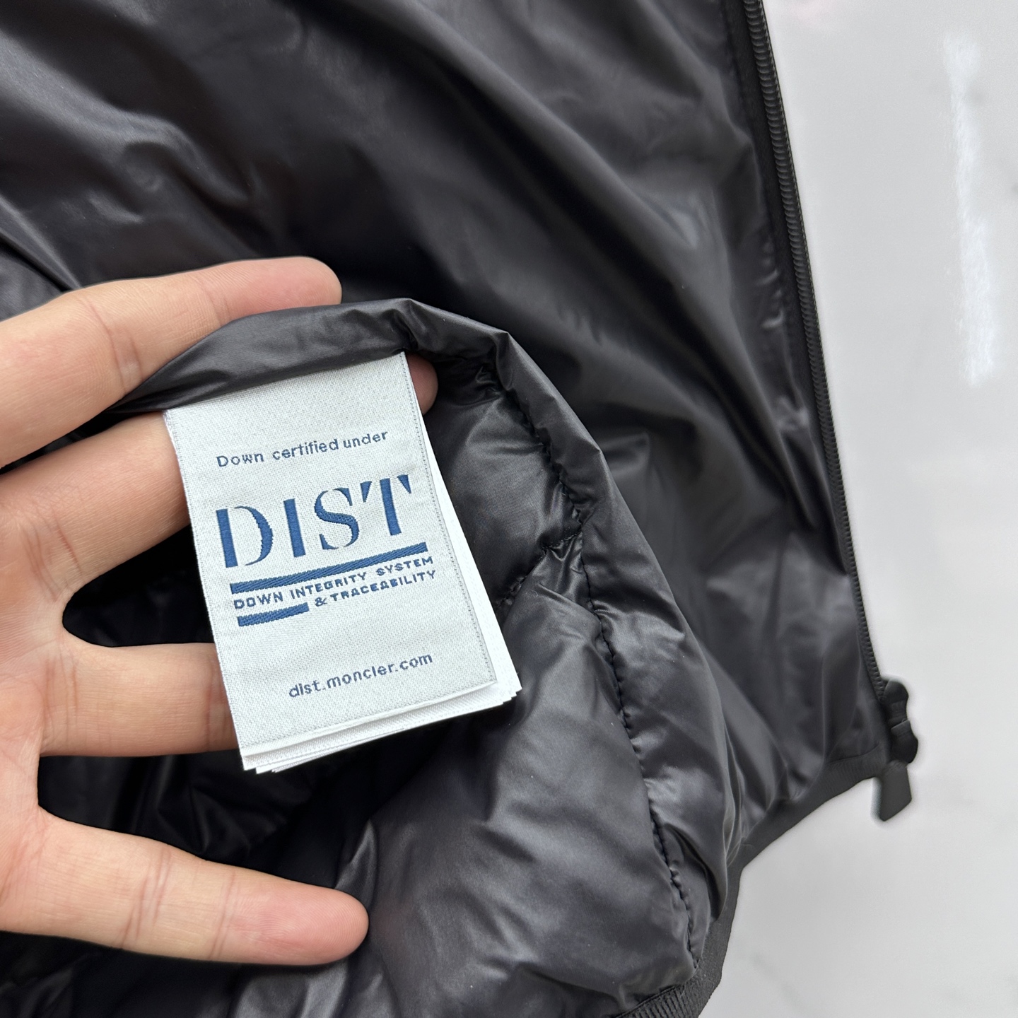 。 🆕Moncler蒙口 2025最新款时尚立领羽绒外套羽绒服，冬季顶级爆款羽绒服，轻薄款，经典字母lo