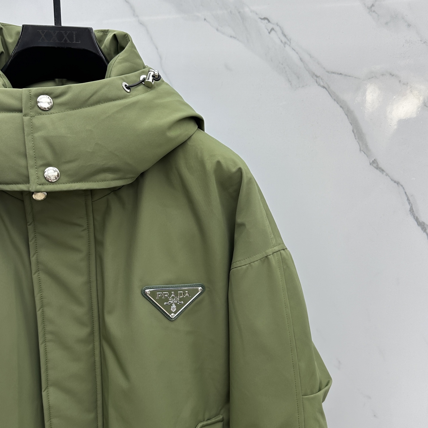 。 🆕Prada普拉达 2025最新款时尚羽绒外套羽绒服，冬季顶级爆款羽绒服，经典logo爆款羽绒服，9