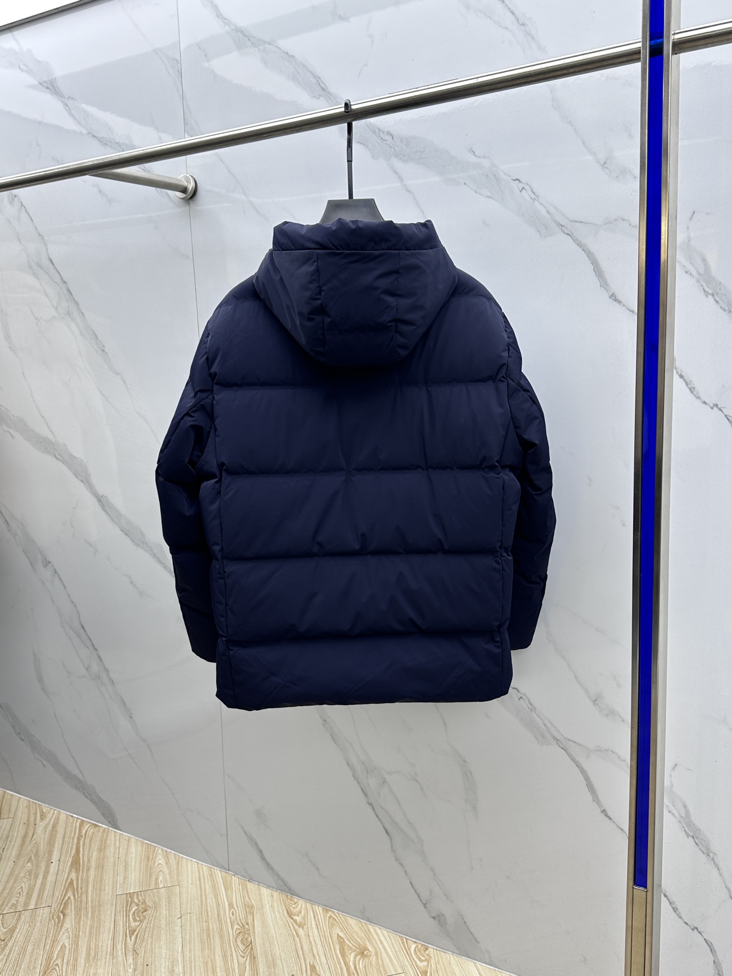 。 🆕Prada普拉达 2025最新款时尚羽绒外套连帽羽绒服，（帽子不可拆卸）冬季顶级爆款保暖羽绒服，经