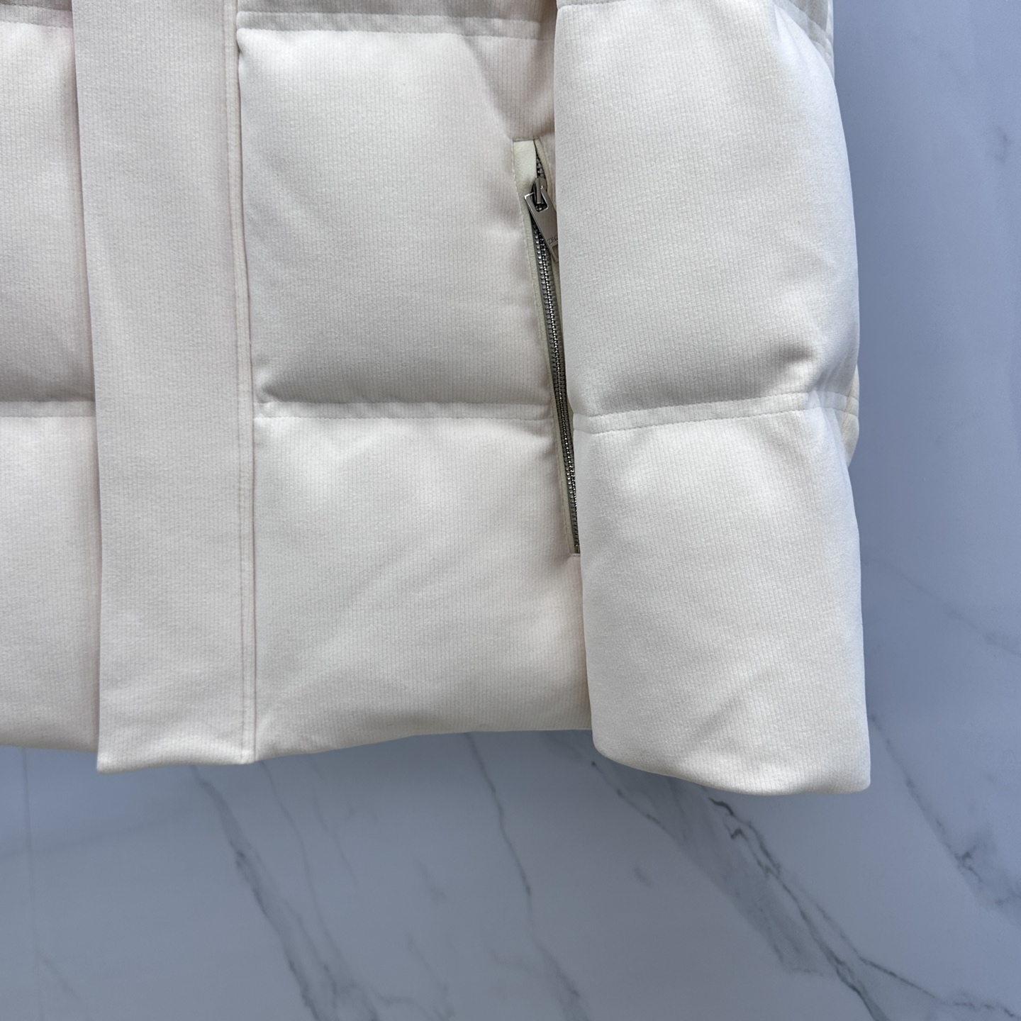 。 🆕ZEGNA杰尼亚 2025最新款时尚羽绒外套连帽羽绒服，（帽子不可拆卸）冬季顶级爆款羽绒服，经典l