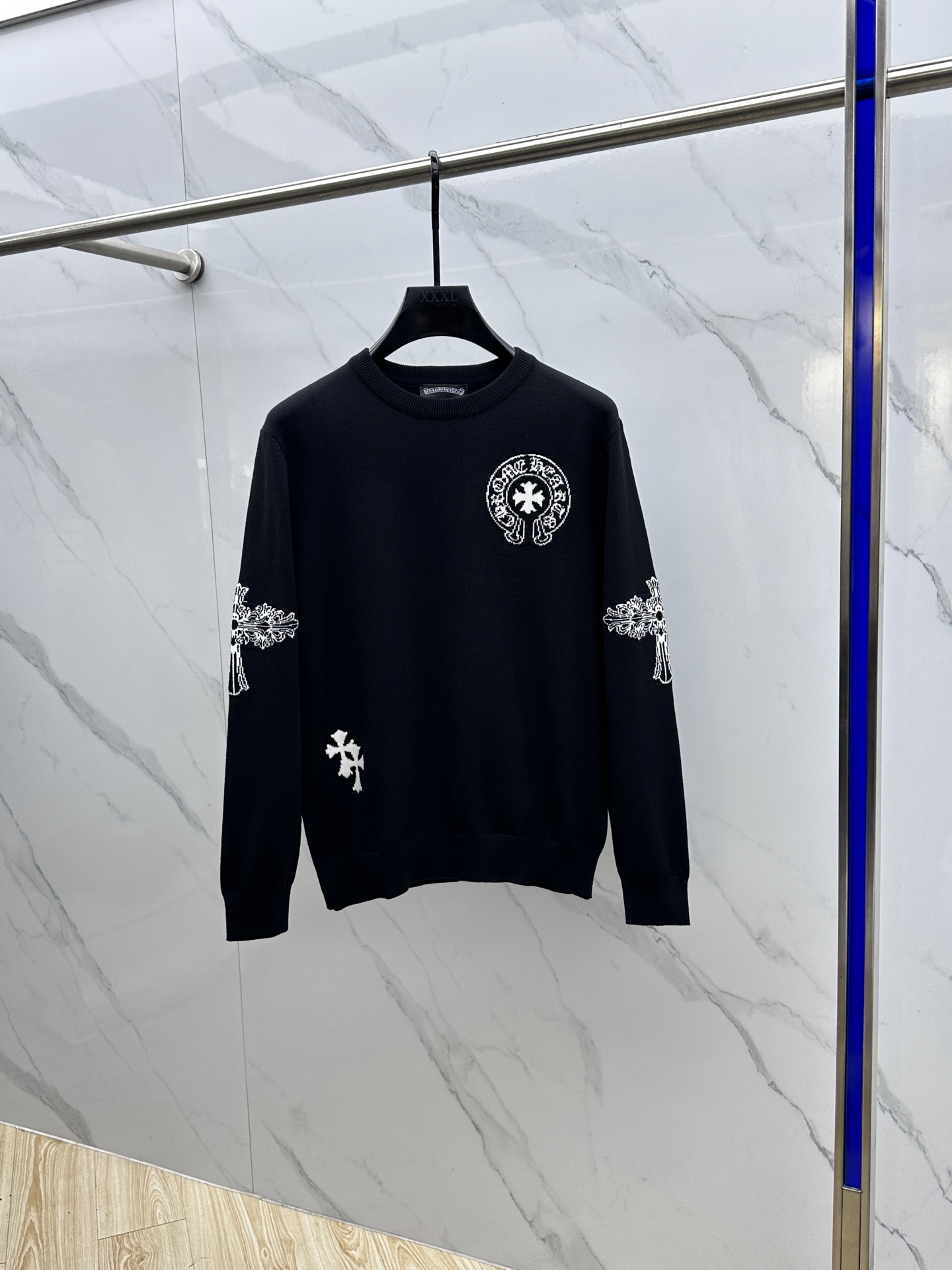 NO:611768,CH*Croxin 2025ss Autumn and Winter [New Product] Exclusive sweater, imported original technical wool worsted!  The fine knitting is integrated, and the color mixed weaving is purely handmade. The grade is extremely high, highlighting the taste and luxury of clothing. The craftsmanship is exquisite!  Customized original craftsmanship threaded upper body, extremely handsome, purchasing agent, same style for men and women, hei size S-XL, chrome hearts, sweaters, alexander wang19860909CH*克罗心 2025ss秋冬【新品】毛衣独家专供,进口原版科技羊毛精纺！精细针织一体,色彩混织纯手工技艺呈现 档次极高,凸显衣着品味与奢华 工艺精湛！定制原版工艺螺纹上身帅到爆,代购级别男女同款 hei 尺码S-XL,,chrome hearts,sweaters,alexander wang,Men's clothing