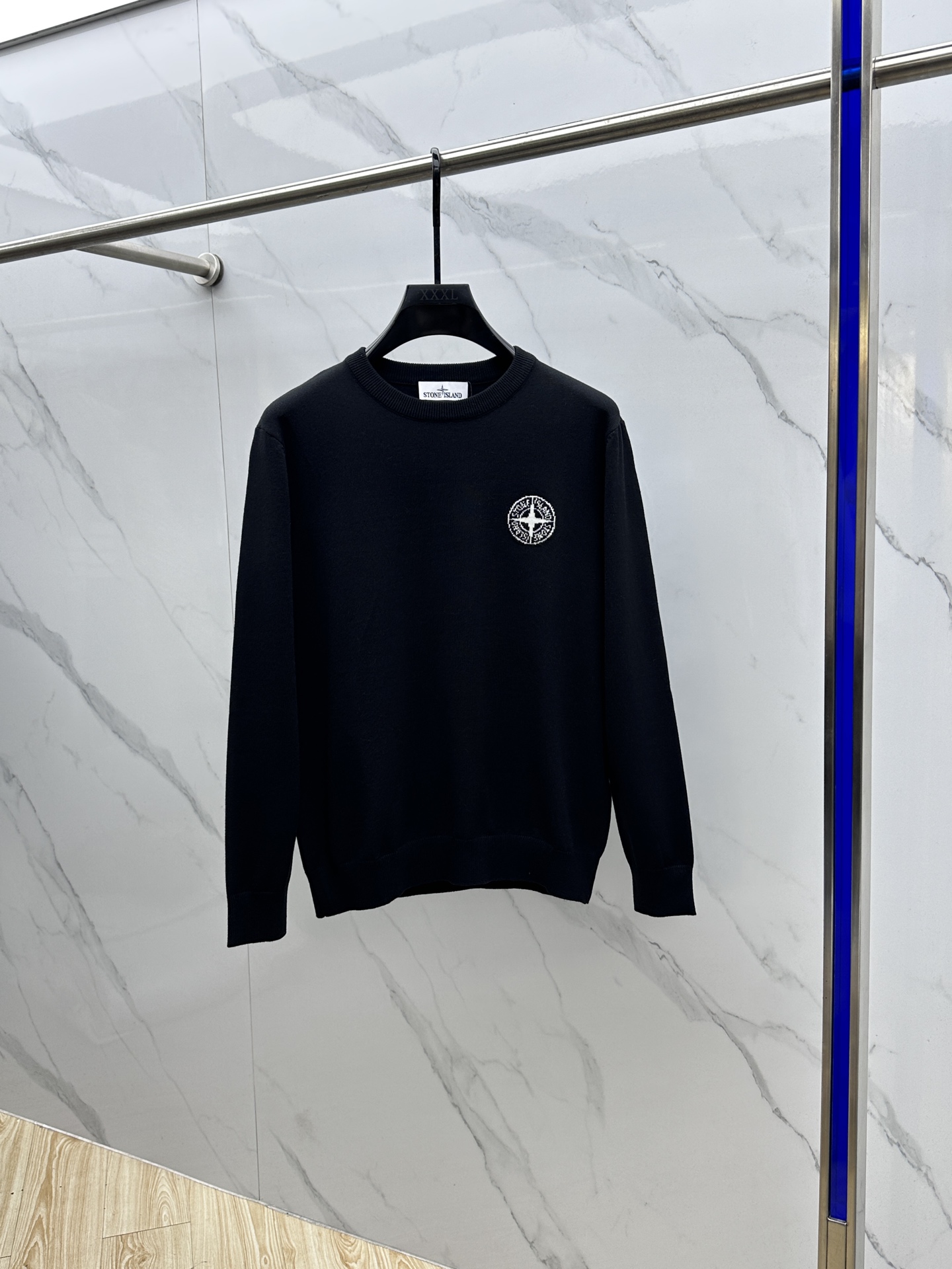 NO:611772,STONE ISLAND 2025ss Autumn and Winter [New Product] Exclusive sweater, imported original technical wool worsted! The fine knitting is integrated, and the color mixed weaving is purely handmade. The grade is extremely high, highlighting the taste and luxury of clothing. The craftsmanship is exquisite! Customized original craftsmanship threaded upper body, extremely handsome, purchasing agent, same style for men and women, hei size S-XL,,sweaters,alexander wang19860909STONE ISLAND 石头島 2025ss秋冬【新品】毛衣独家专供,进口原版科技羊毛精纺！精细针织一体,色彩混织纯手工技艺呈现 档次极高,凸显衣着品味与奢华 工艺精湛！定制原版工艺螺纹上身帅到爆,代购级别男女同款 hei 尺码S-XL,,sweaters,alexander wang,Men's clothing