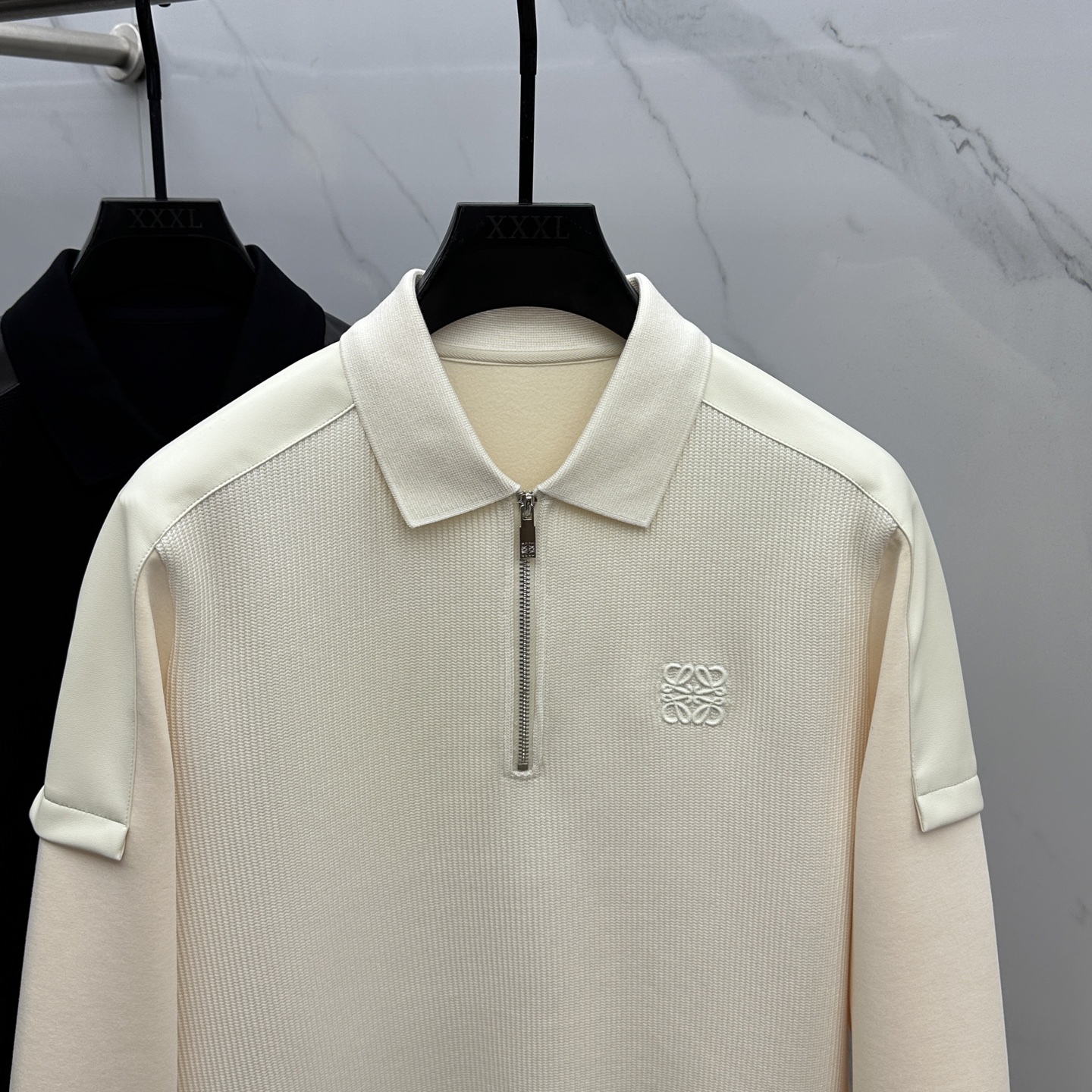 🆕LOEWE罗意威 2025ss秋冬 羊绒羊毛套头卫衣 很有亮点，标志刺绣 细节上凸显质感 整体设计上身