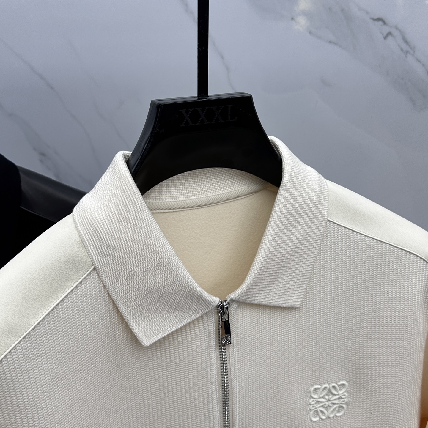 🆕LOEWE罗意威 2025ss秋冬 羊绒羊毛套头卫衣 很有亮点，标志刺绣 细节上凸显质感 整体设计上身