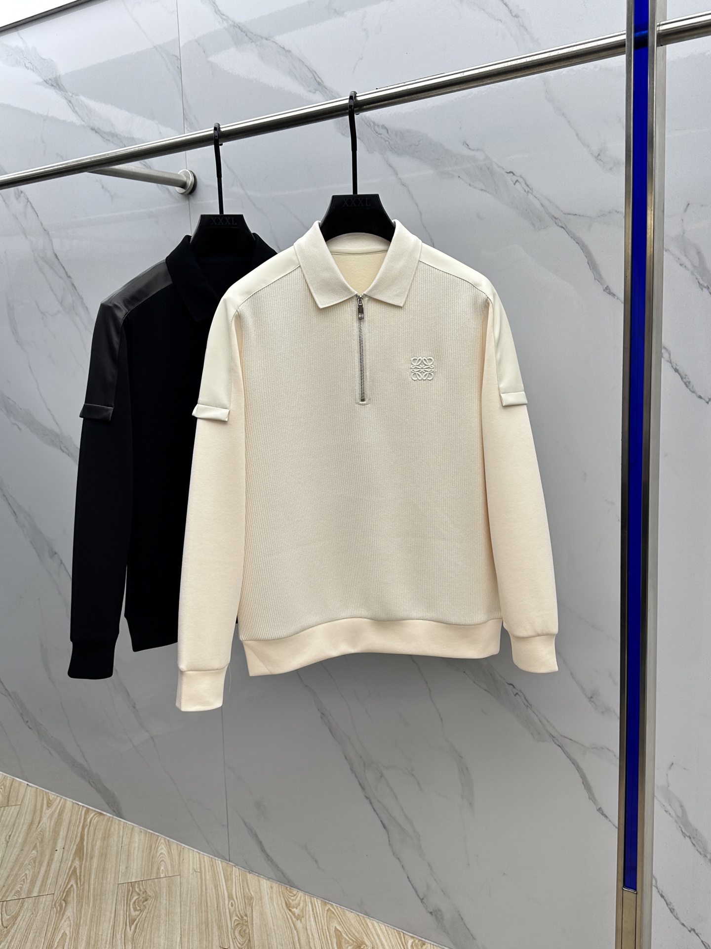 🆕LOEWE罗意威 2025ss秋冬 羊绒羊毛套头卫衣 很有亮点，标志刺绣 细节上凸显质感 整体设计上身