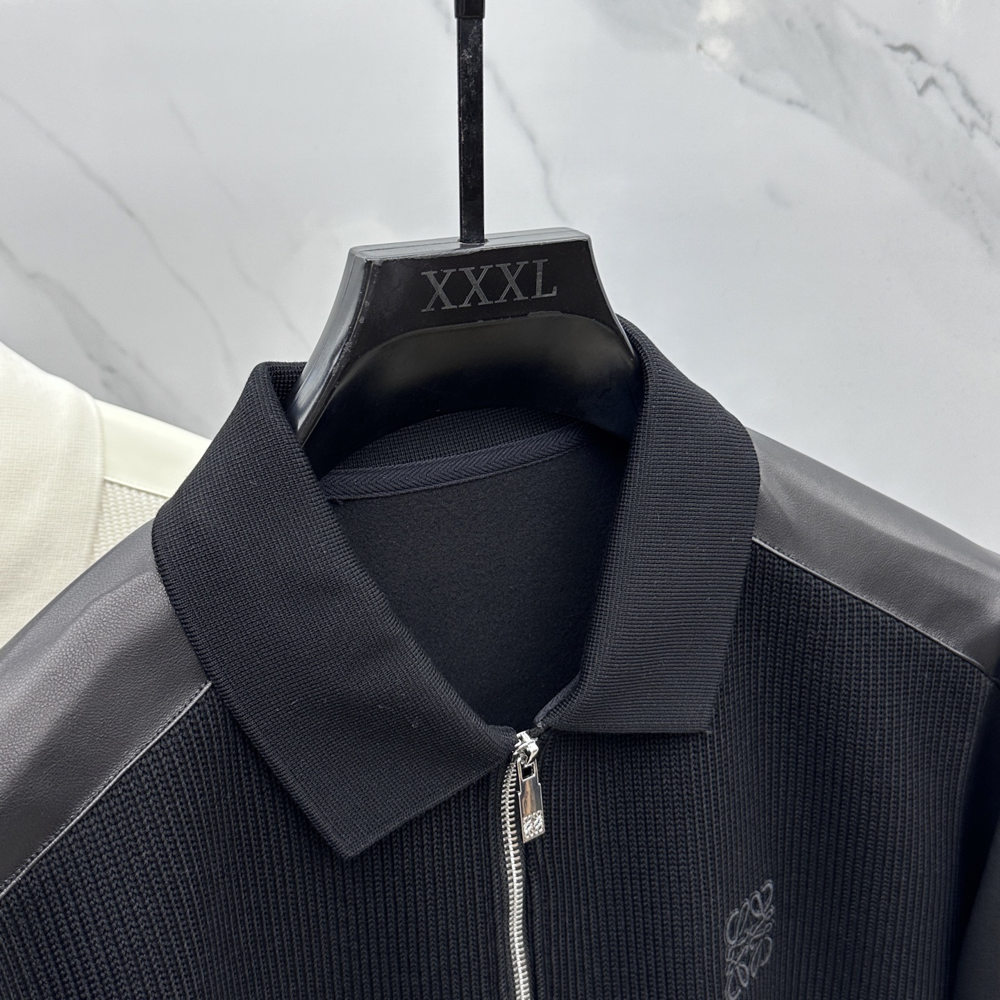 🆕LOEWE罗意威 2025ss秋冬 羊绒羊毛套头卫衣 很有亮点，标志刺绣 细节上凸显质感 整体设计上身