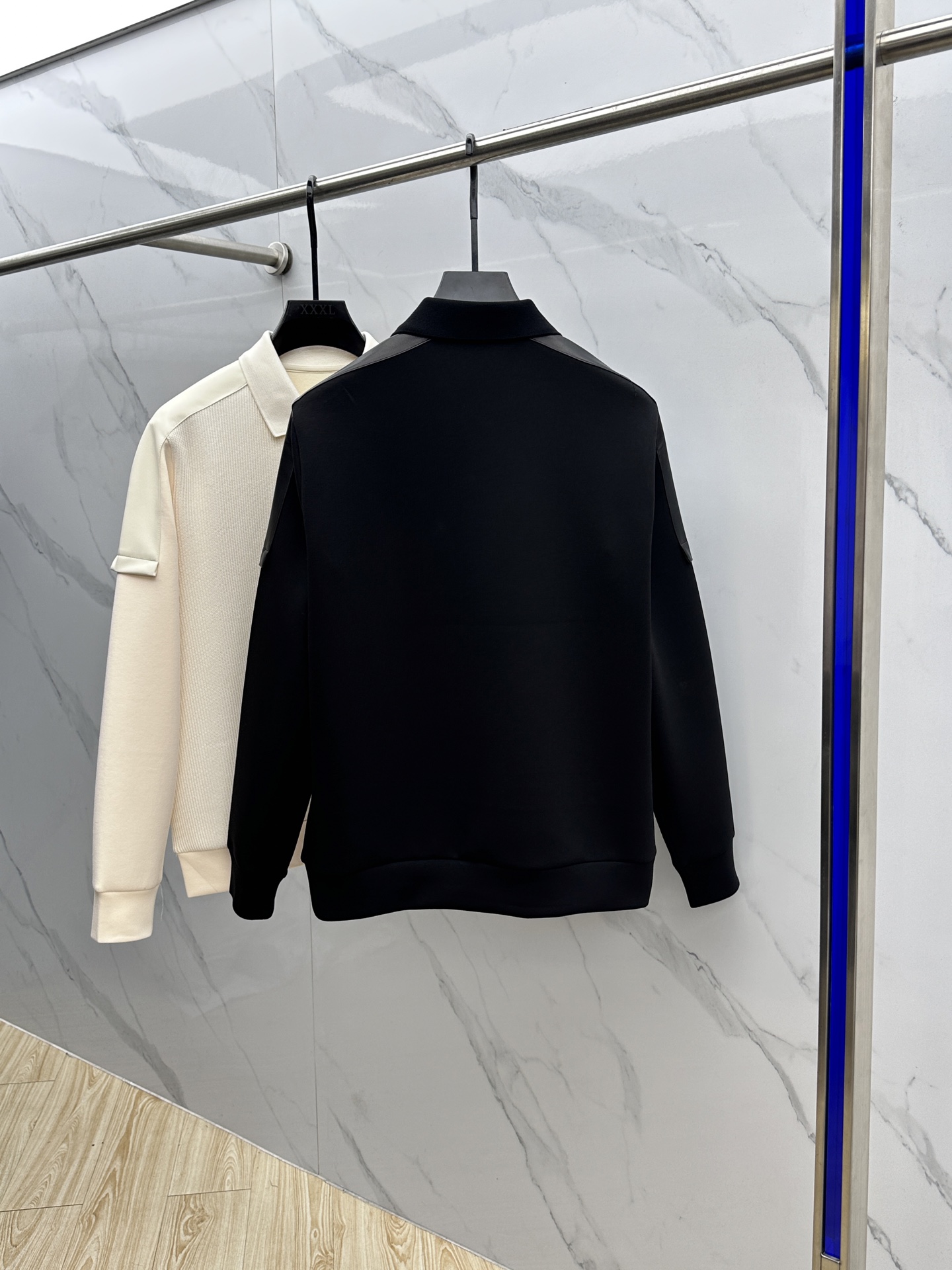 🆕LOEWE罗意威 2025ss秋冬 羊绒羊毛套头卫衣 很有亮点，标志刺绣 细节上凸显质感 整体设计上身