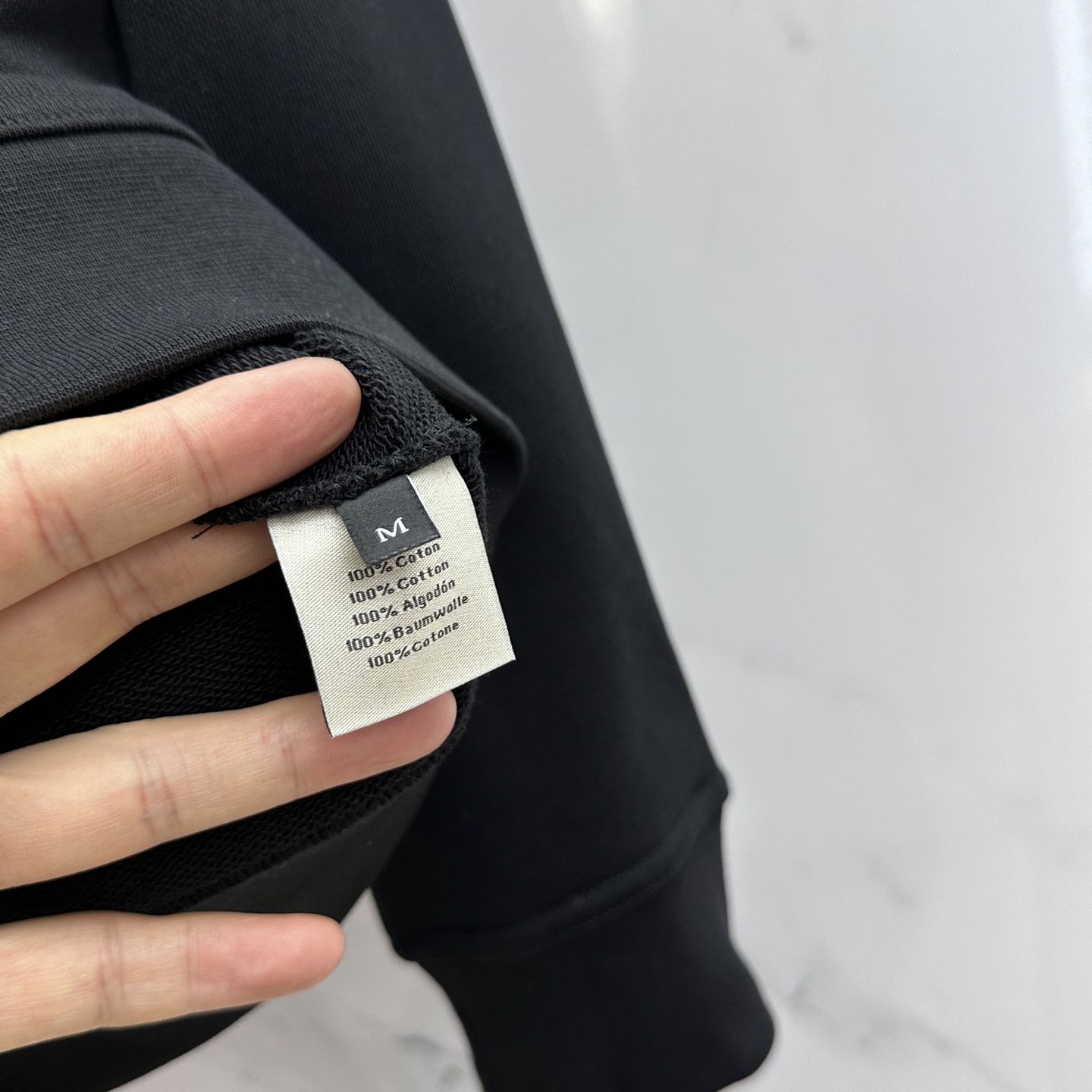 🆕Hermes爱马仕 2025ss秋冬 圆领运动衫套头卫衣 胸口拉链双口袋的设计 上面皮革拉链口袋 下面