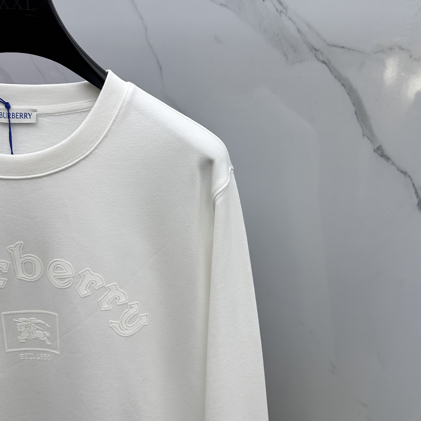 ￼ 🆕Burberry巴宝莉 25FW早秋新款圆领卫衣，男女同款！独特吸引人的眼球，这一款卫衣品相品质都