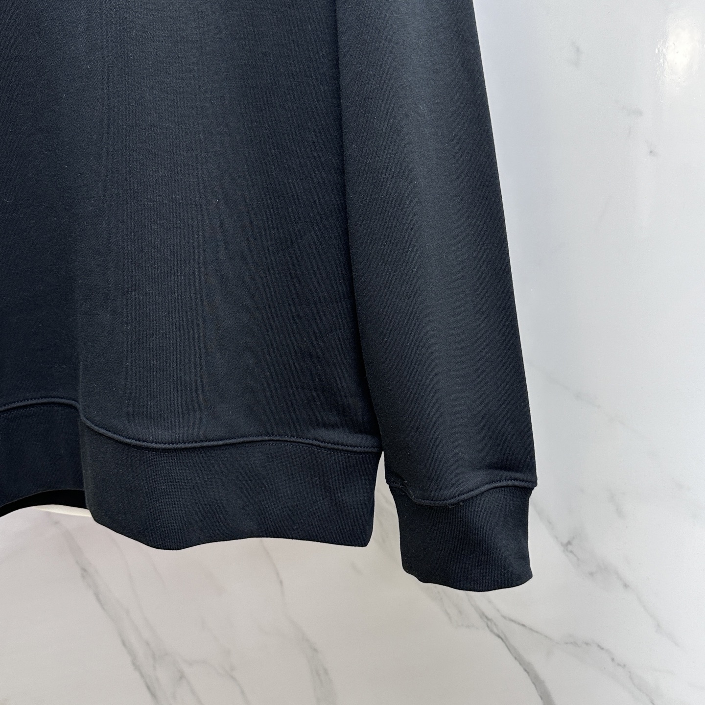 ￼ 🆕Burberry巴宝莉 25FW早秋新款圆领卫衣，男女同款！独特吸引人的眼球，这一款卫衣品相品质都