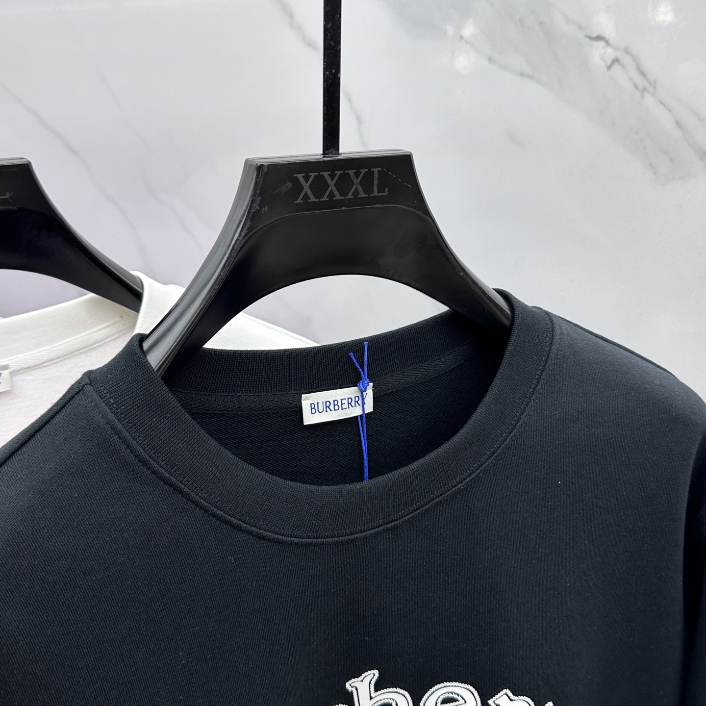 ￼ 🆕Burberry巴宝莉 25FW早秋新款圆领卫衣，男女同款！独特吸引人的眼球，这一款卫衣品相品质都