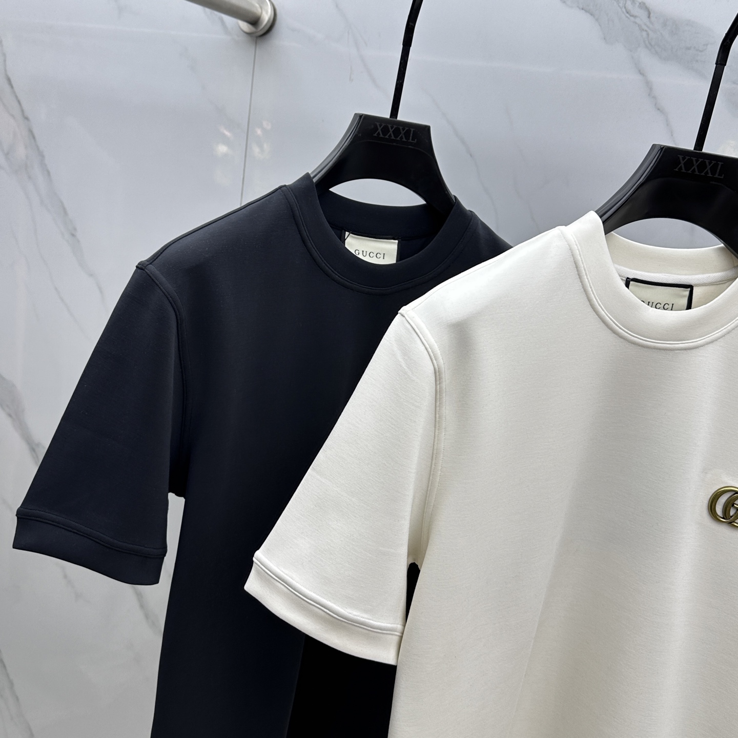 🆕GUCCI古驰 2025SS秋季新款短袖打底T 恤，以当季色调传递典雅韵味，成就日常搭配佳选。胸前lo