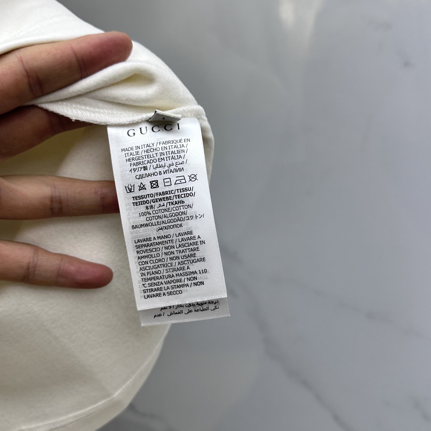 🆕GUCCI古驰 2025SS秋季新款短袖打底T 恤，以当季色调传递典雅韵味，成就日常搭配佳选。胸前lo