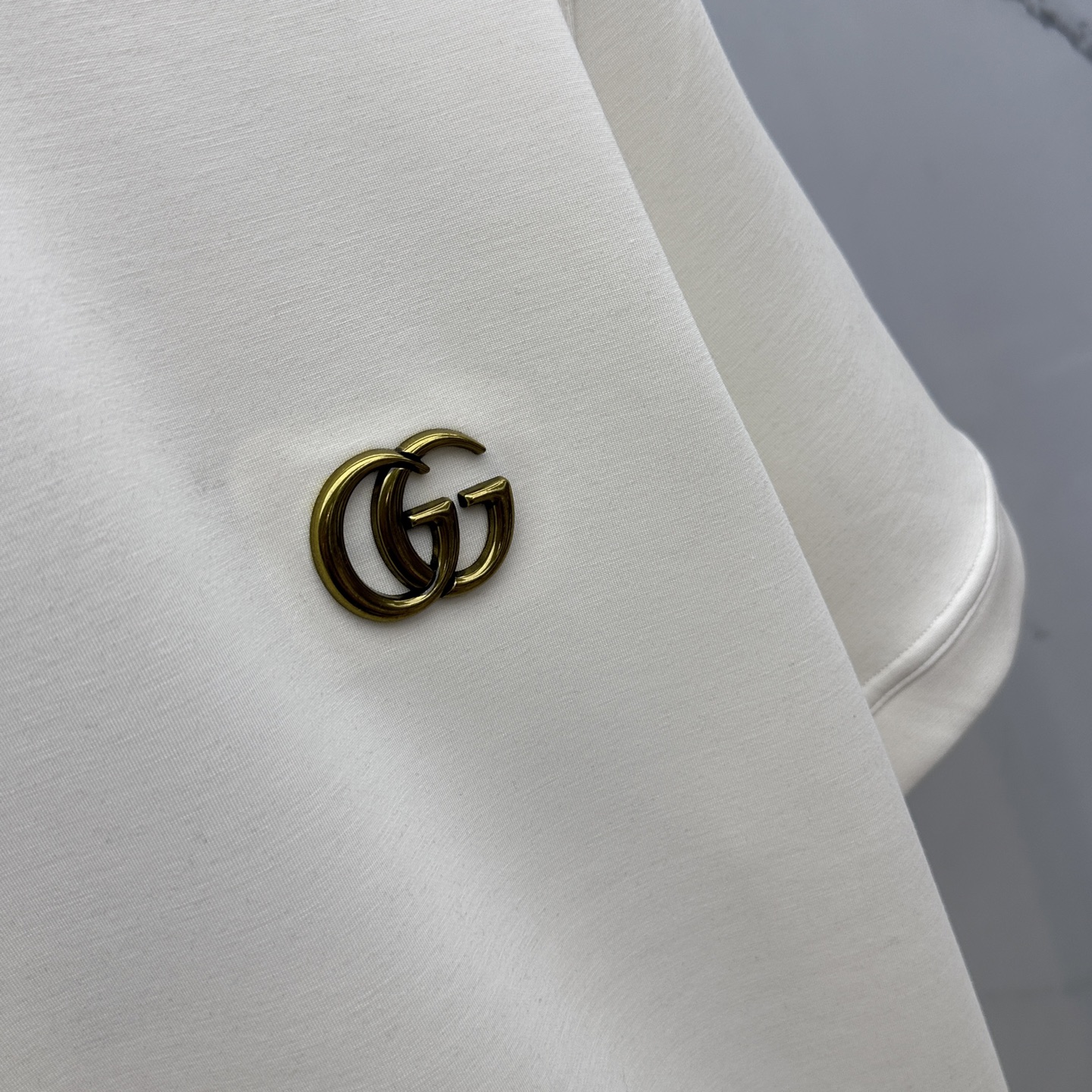 🆕GUCCI古驰 2025SS秋季新款短袖打底T 恤，以当季色调传递典雅韵味，成就日常搭配佳选。胸前lo