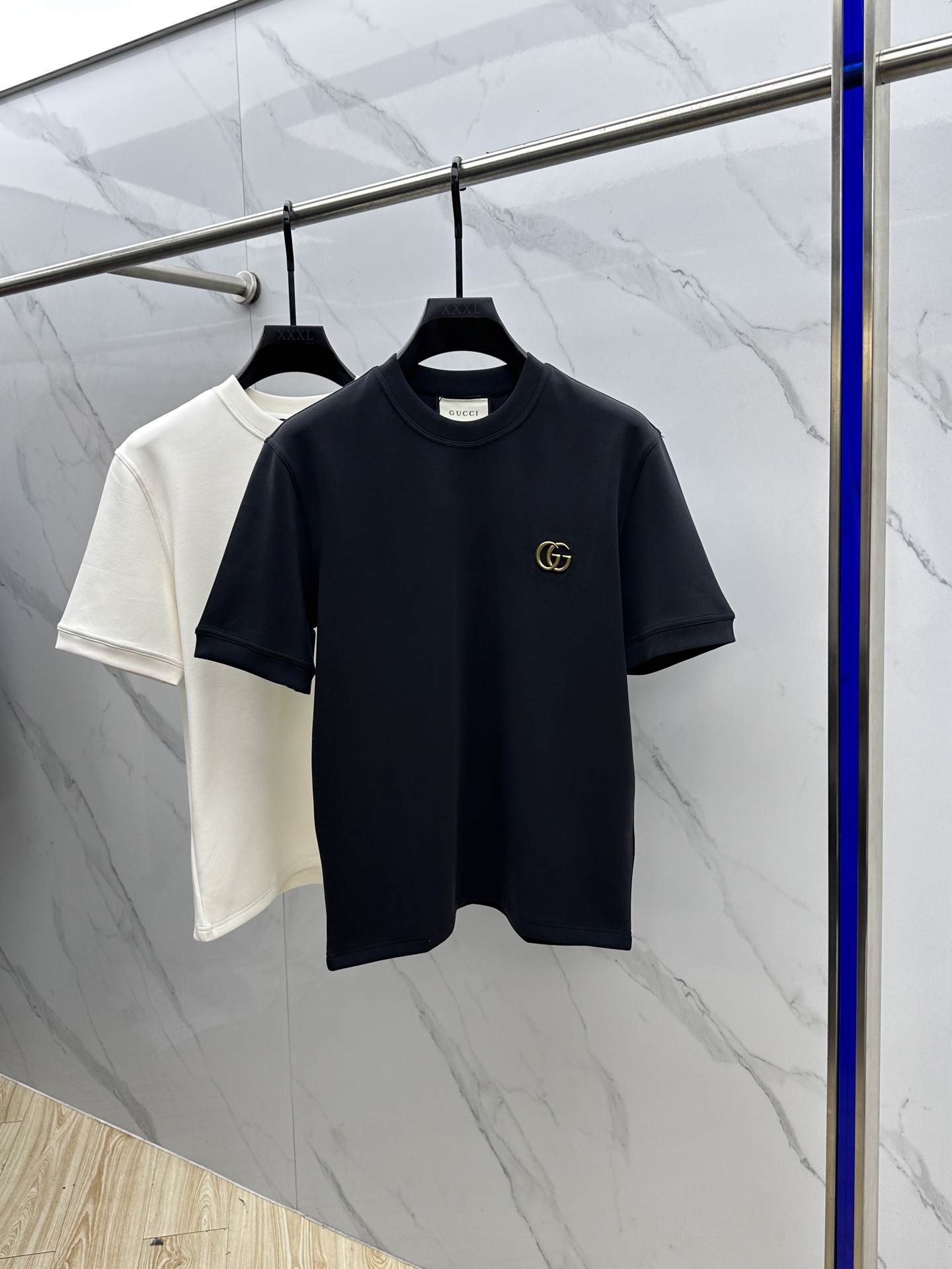 🆕GUCCI古驰 2025SS秋季新款短袖打底T 恤，以当季色调传递典雅韵味，成就日常搭配佳选。胸前lo