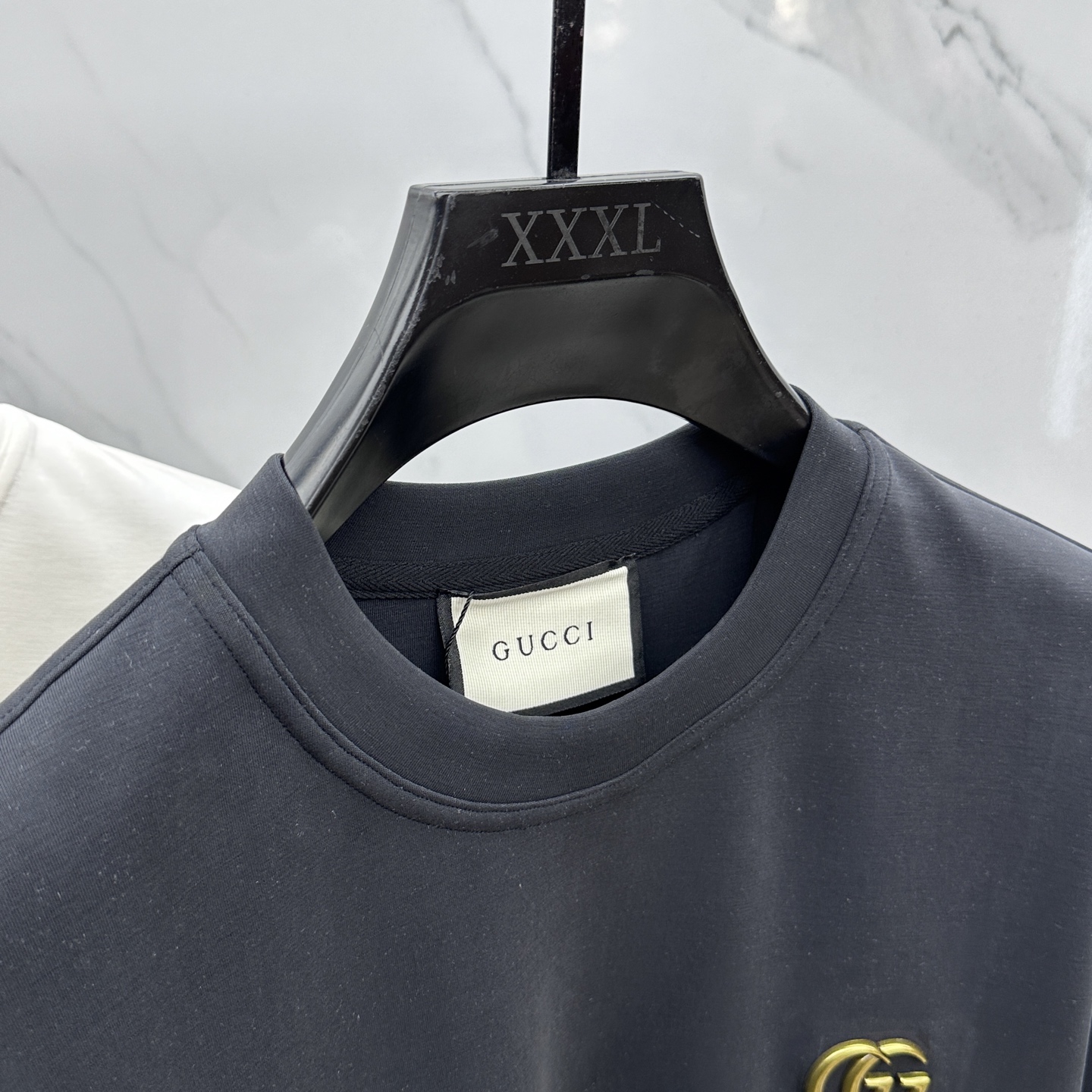 🆕GUCCI古驰 2025SS秋季新款短袖打底T 恤，以当季色调传递典雅韵味，成就日常搭配佳选。胸前lo