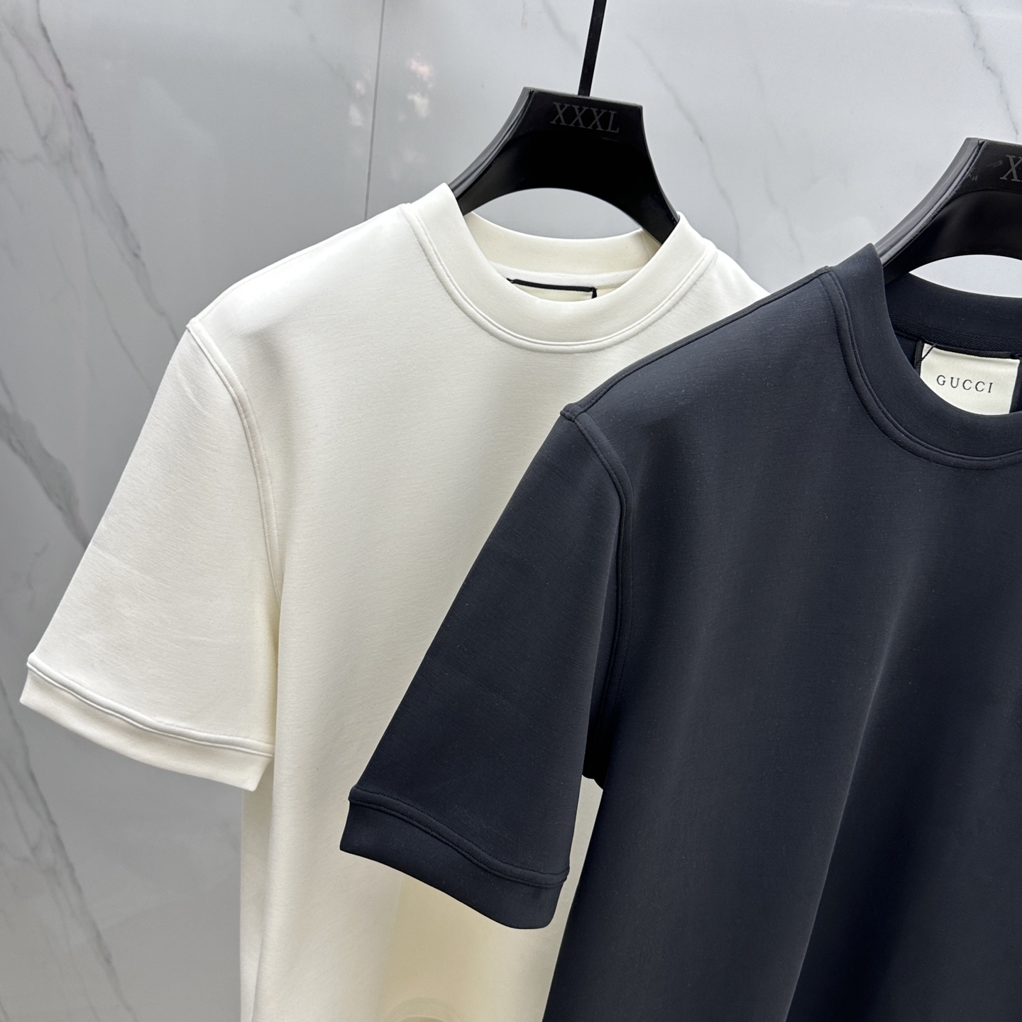 🆕GUCCI古驰 2025SS秋季新款短袖打底T 恤，以当季色调传递典雅韵味，成就日常搭配佳选。胸前lo