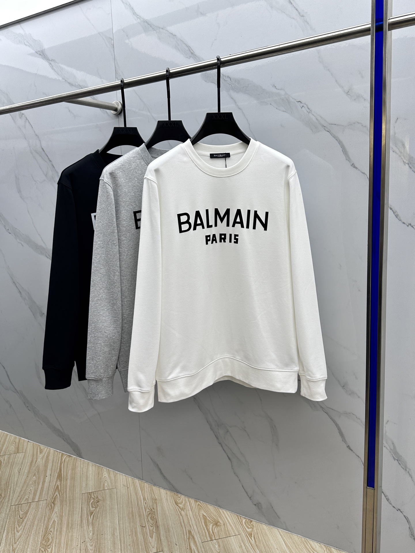 ￼ 🆕Balmain巴尔曼 25FW早秋新款圆领卫衣，男女同款！独特吸引人的眼球，这一款卫衣品相品质都在