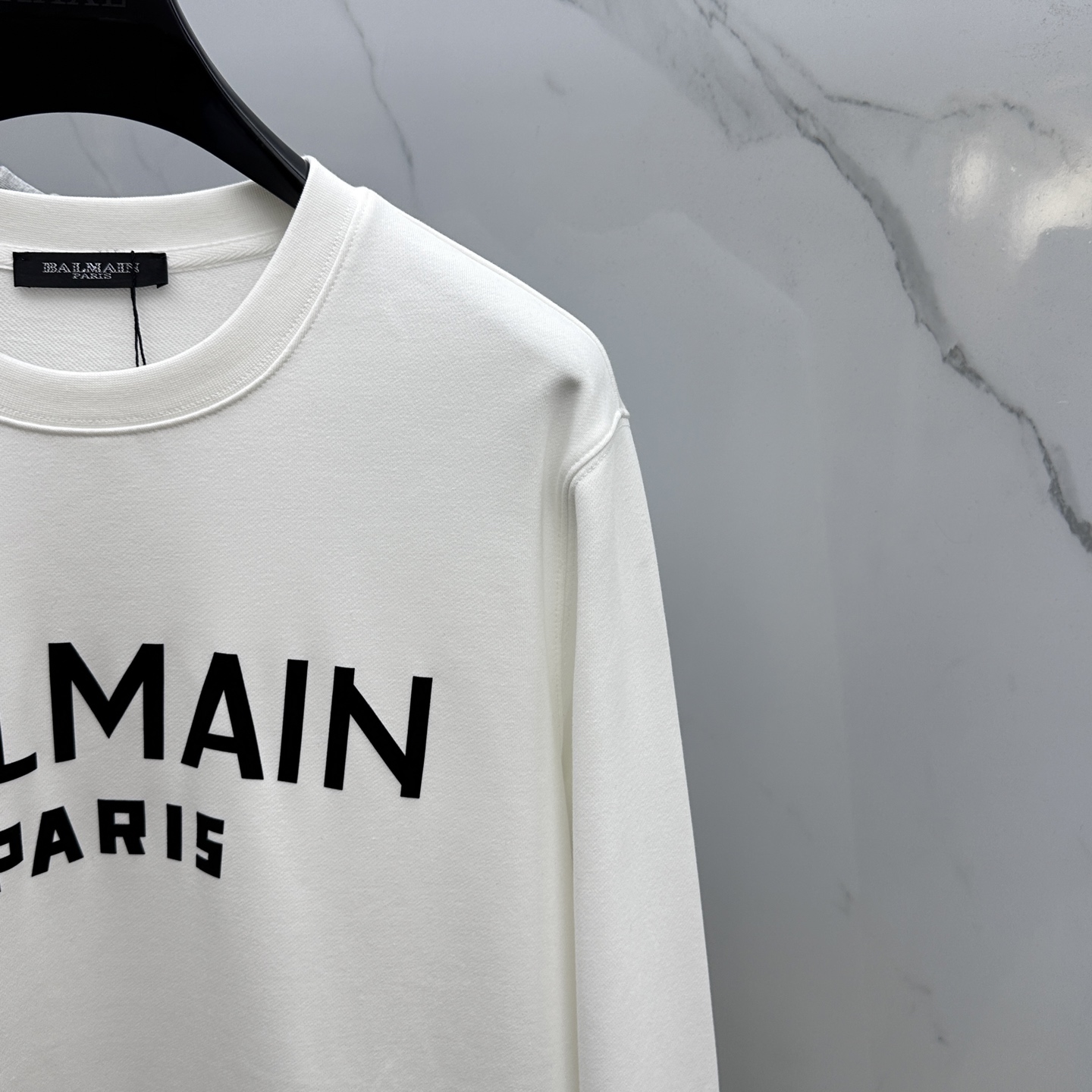 ￼ 🆕Balmain巴尔曼 25FW早秋新款圆领卫衣，男女同款！独特吸引人的眼球，这一款卫衣品相品质都在