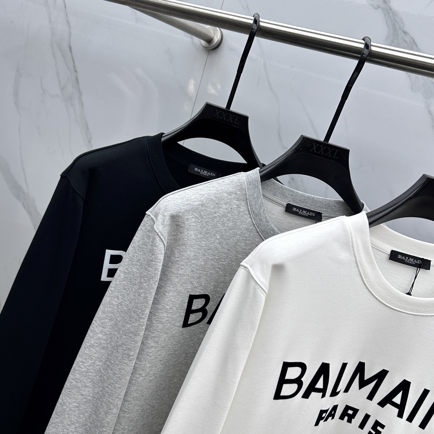 ￼ 🆕Balmain巴尔曼 25FW早秋新款圆领卫衣，男女同款！独特吸引人的眼球，这一款卫衣品相品质都在