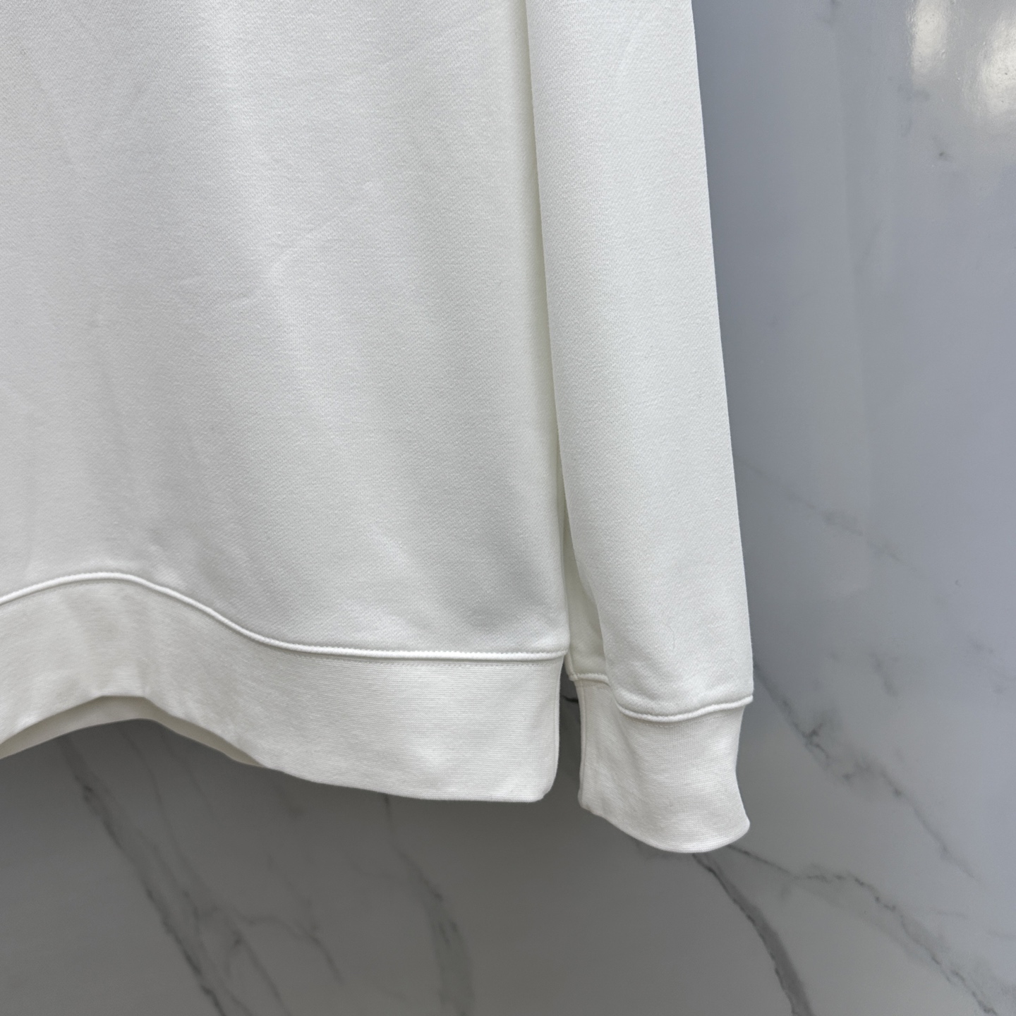 ￼ 🆕Balmain巴尔曼 25FW早秋新款圆领卫衣，男女同款！独特吸引人的眼球，这一款卫衣品相品质都在