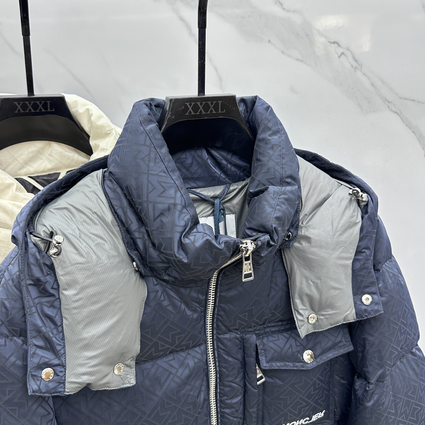 。 🆕Moncler蒙口 羽绒服2025最新款时尚连帽保暖羽绒外套.（帽子可拆卸）处处细节显工艺足够的高