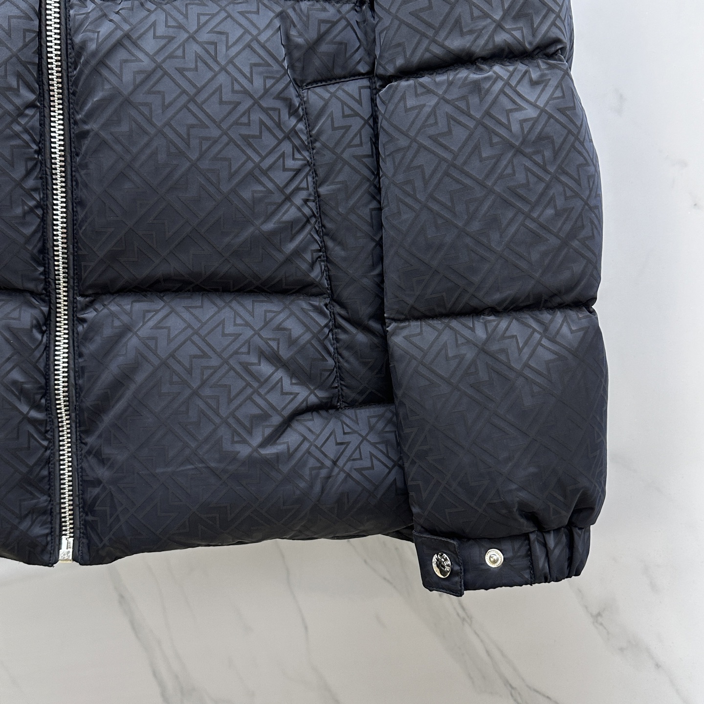 。 🆕Moncler蒙口 羽绒服2025最新款时尚连帽保暖羽绒外套.（帽子可拆卸）处处细节显工艺足够的高