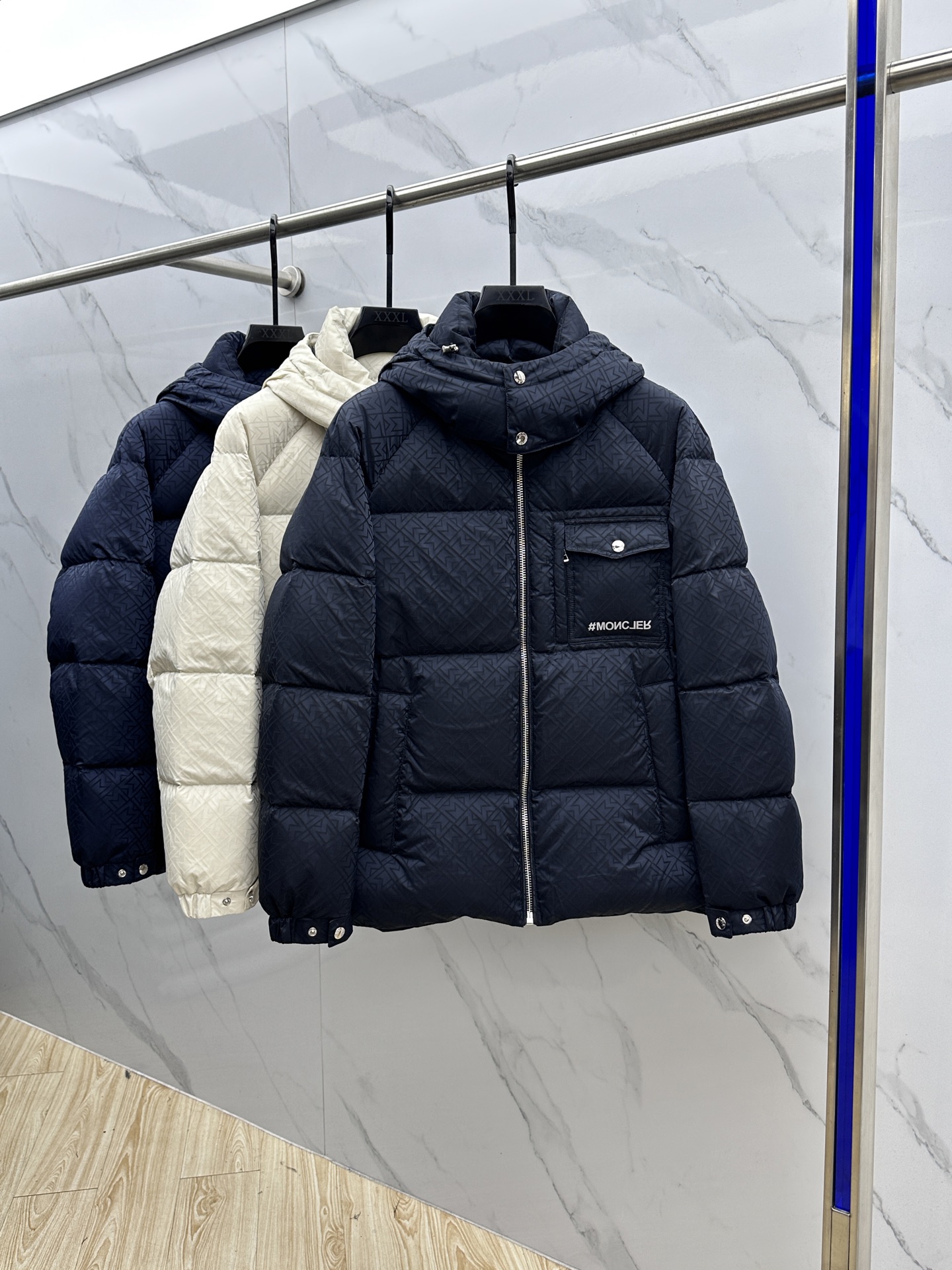 。 🆕Moncler蒙口 羽绒服2025最新款时尚连帽保暖羽绒外套.（帽子可拆卸）处处细节显工艺足够的高