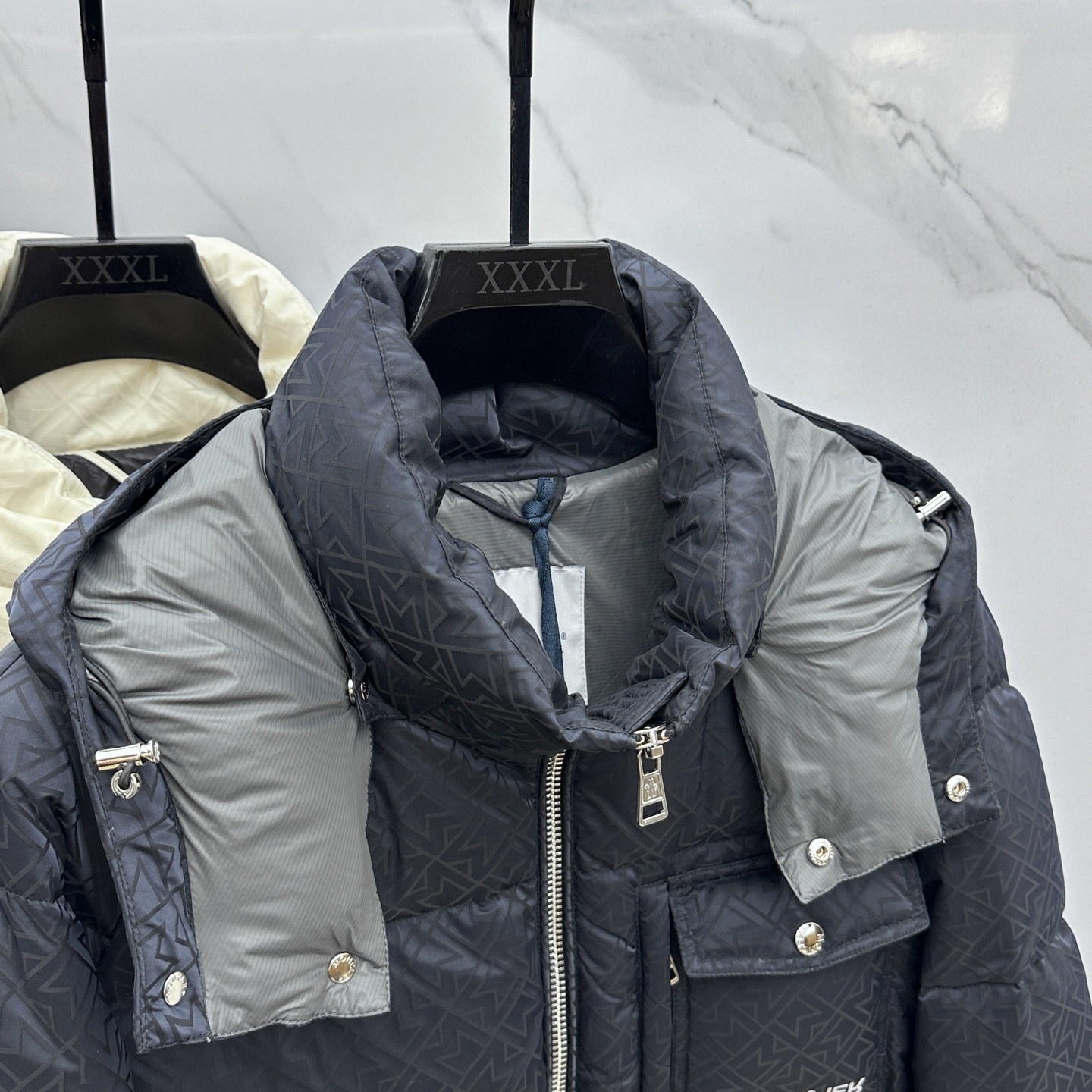 。 🆕Moncler蒙口 羽绒服2025最新款时尚连帽保暖羽绒外套.（帽子可拆卸）处处细节显工艺足够的高