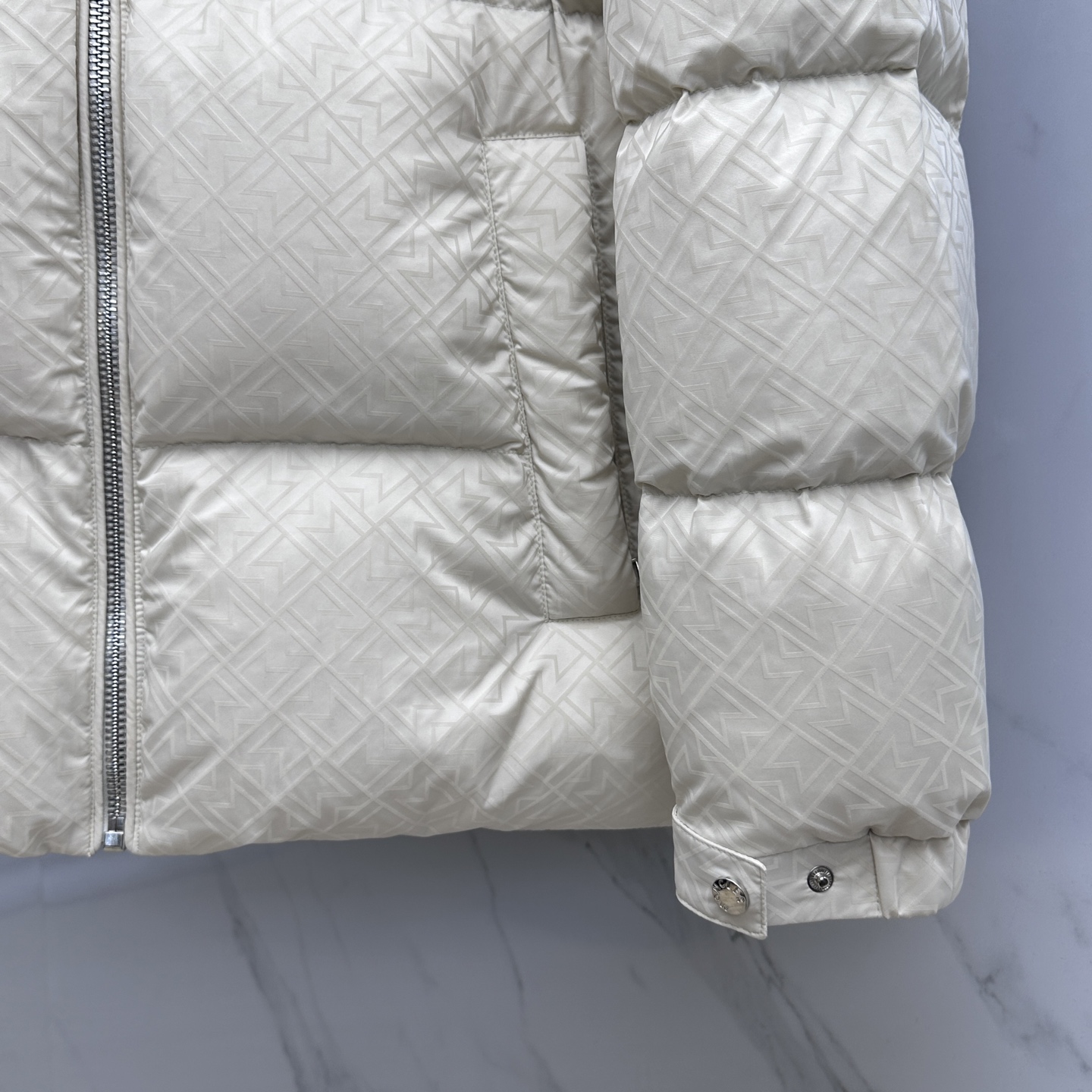 。 🆕Moncler蒙口 羽绒服2025最新款时尚连帽保暖羽绒外套.（帽子可拆卸）处处细节显工艺足够的高