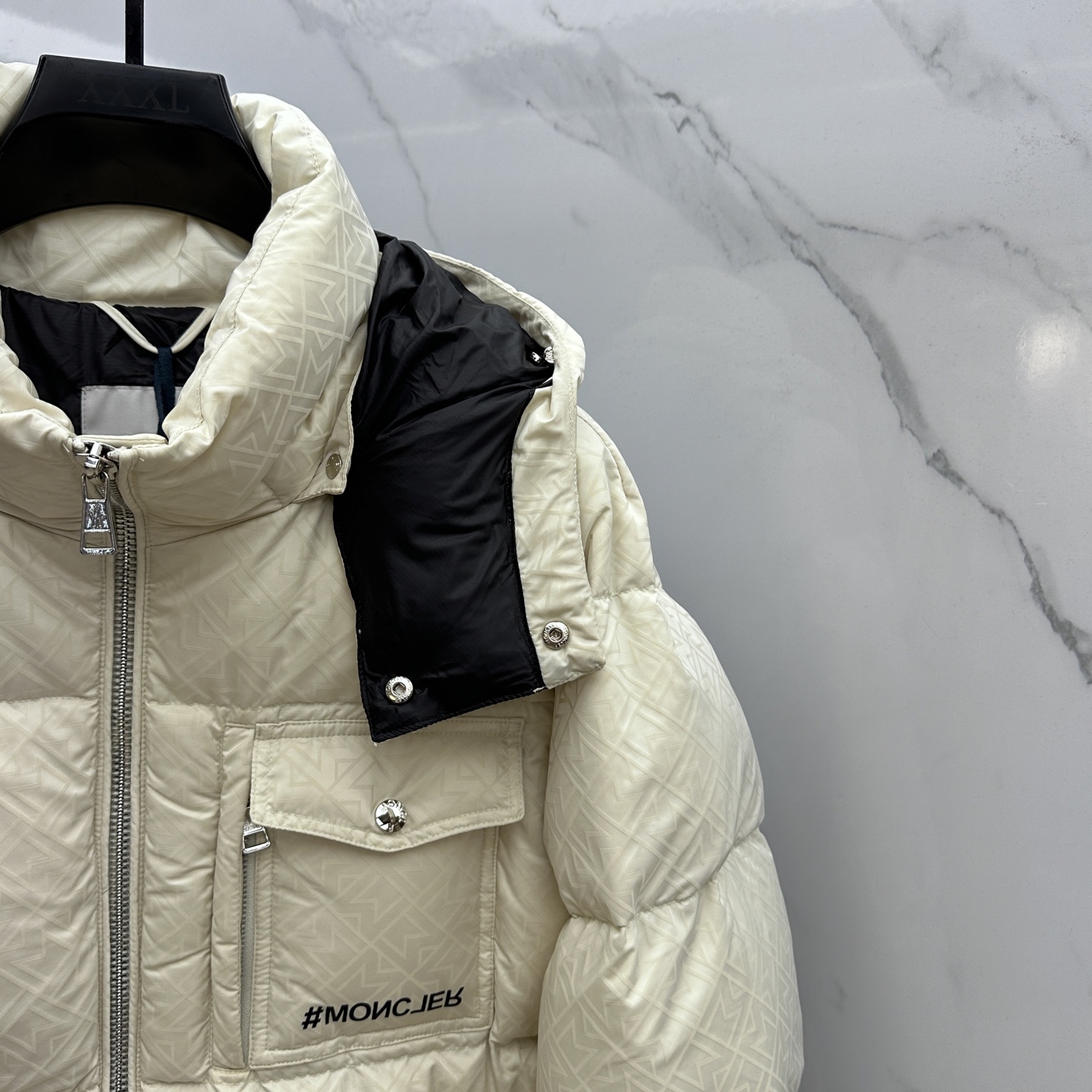 。 🆕Moncler蒙口 羽绒服2025最新款时尚连帽保暖羽绒外套.（帽子可拆卸）处处细节显工艺足够的高