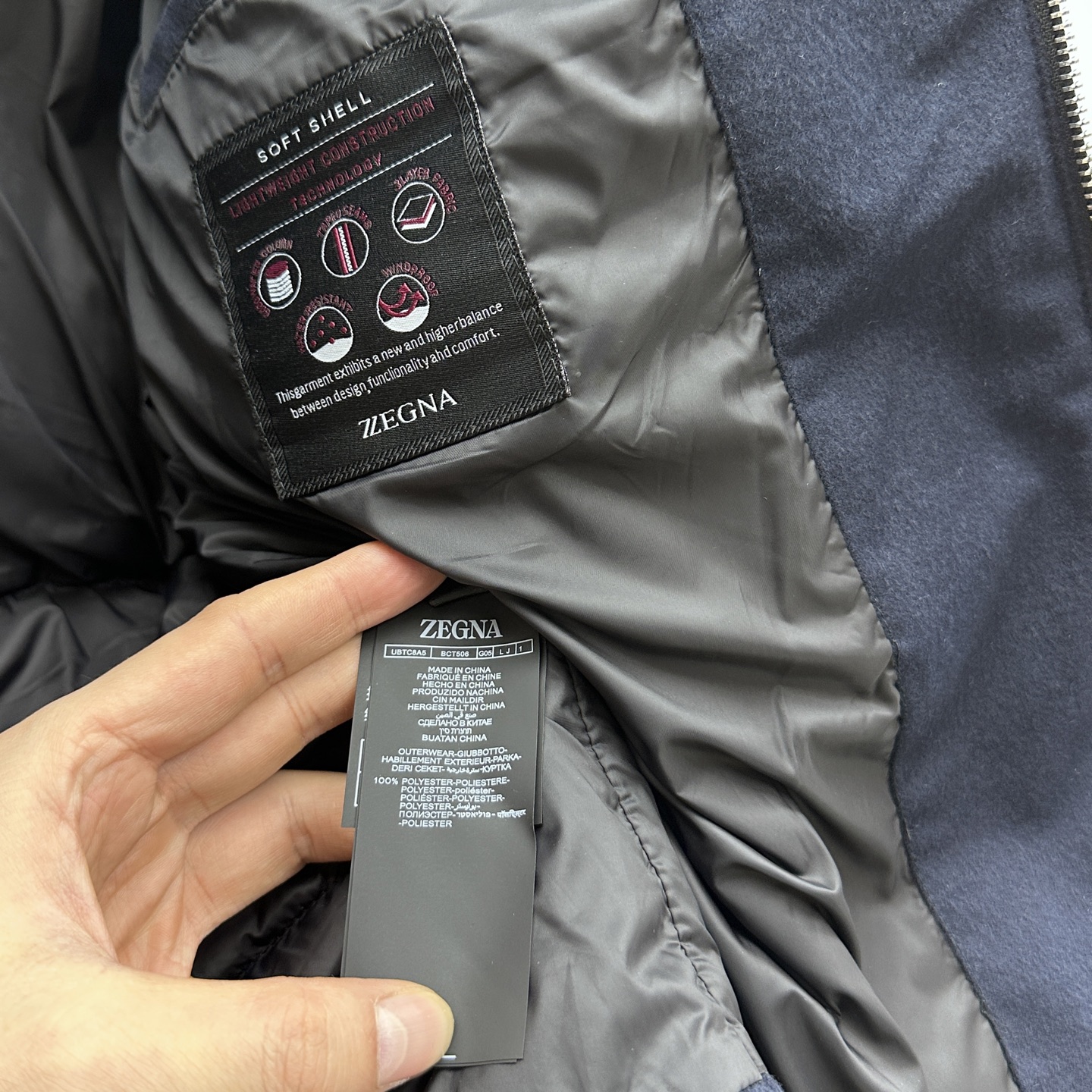 。🆕ZEGNA杰尼亚 羽绒服2025最新款时尚立领保暖羽绒外套.处处细节显工艺足够的高级 结构性剪裁的设