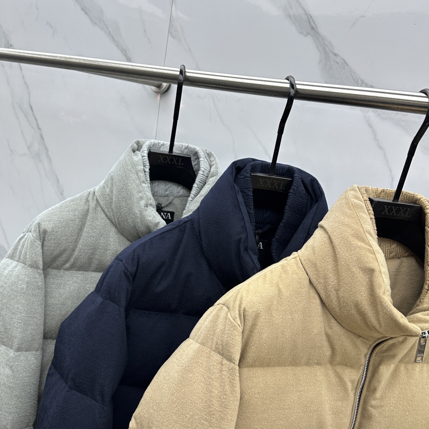 。🆕ZEGNA杰尼亚 羽绒服2025最新款时尚立领保暖羽绒外套.处处细节显工艺足够的高级 结构性剪裁的设