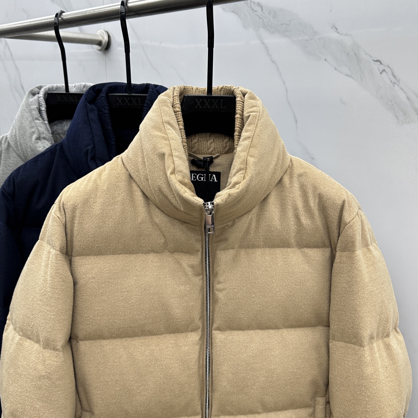 。🆕ZEGNA杰尼亚 羽绒服2025最新款时尚立领保暖羽绒外套.处处细节显工艺足够的高级 结构性剪裁的设