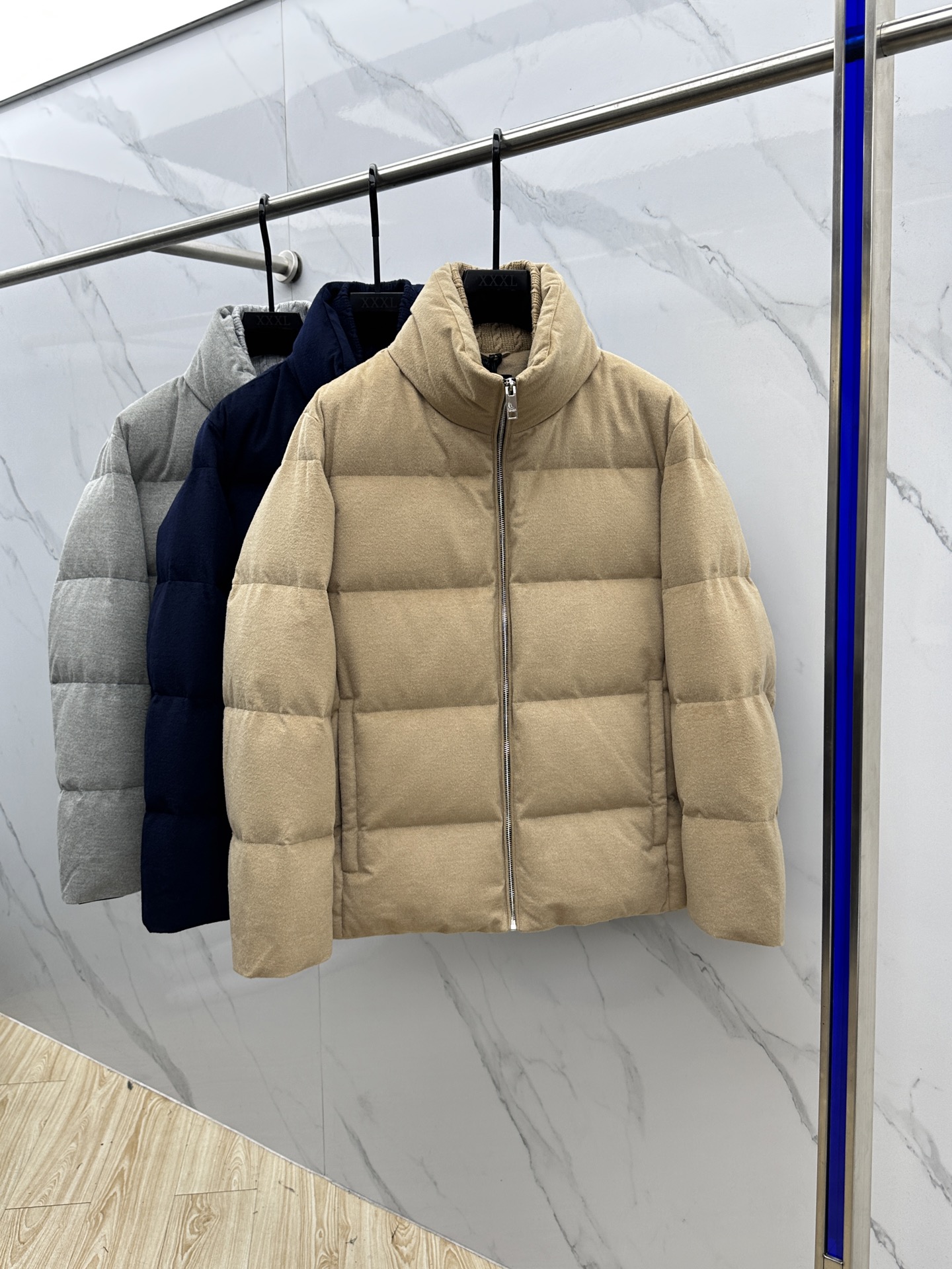 。🆕ZEGNA杰尼亚 羽绒服2025最新款时尚立领保暖羽绒外套.处处细节显工艺足够的高级 结构性剪裁的设