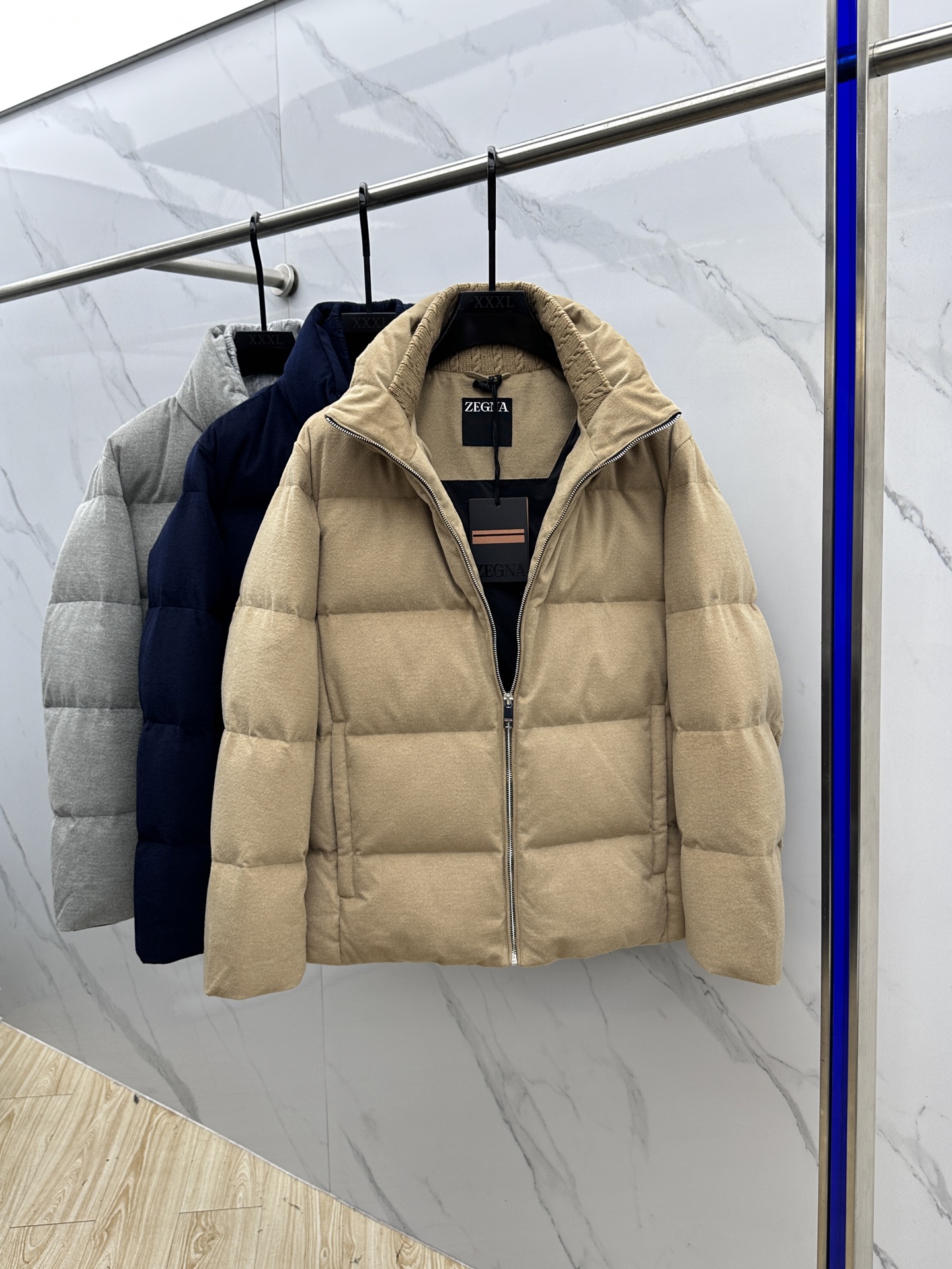 。🆕ZEGNA杰尼亚 羽绒服2025最新款时尚立领保暖羽绒外套.处处细节显工艺足够的高级 结构性剪裁的设