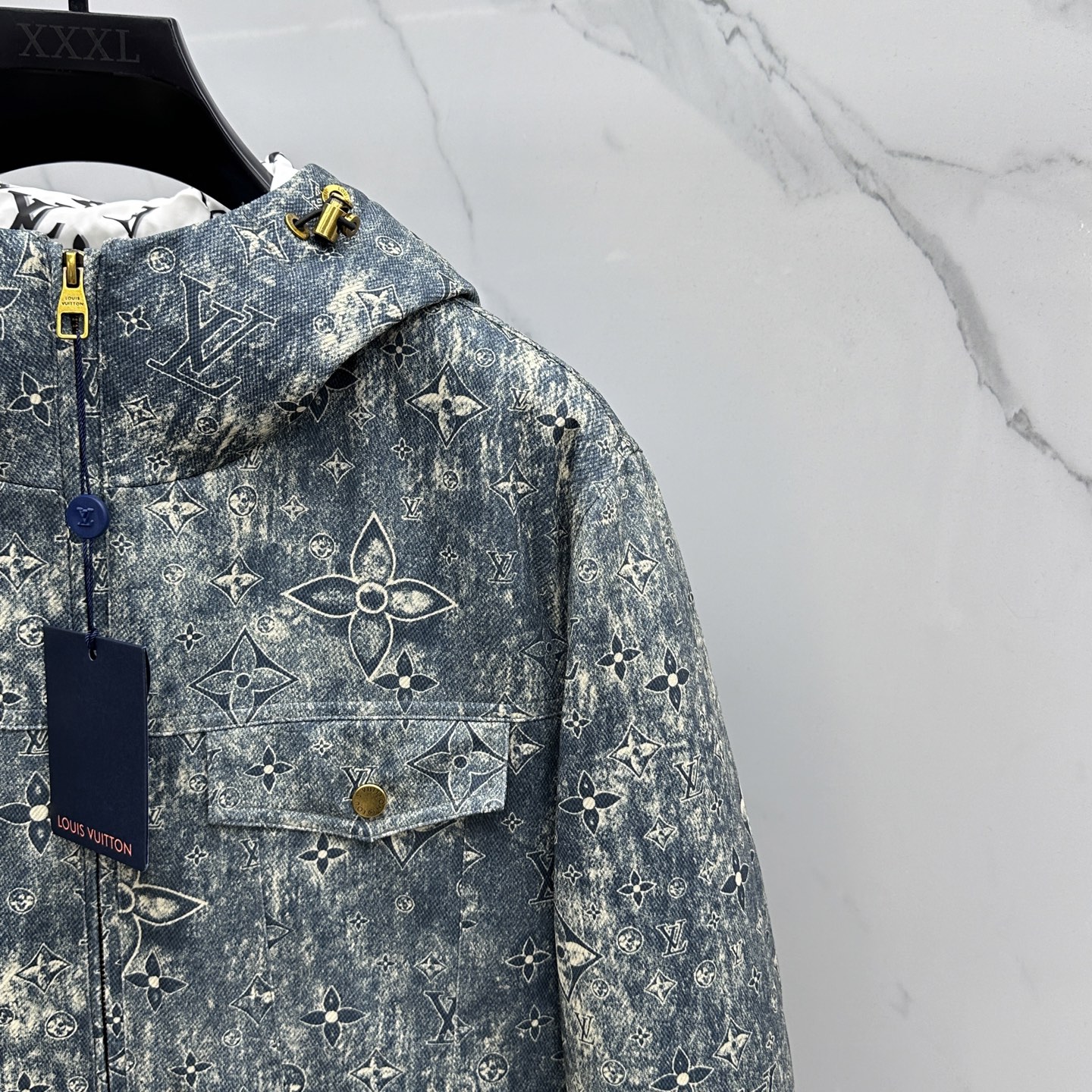 。🆕Louis Vuitton路易威登 2025ss秋冬新款休闲连帽羽绒服。贸易公司渠道稀出，降温天气必