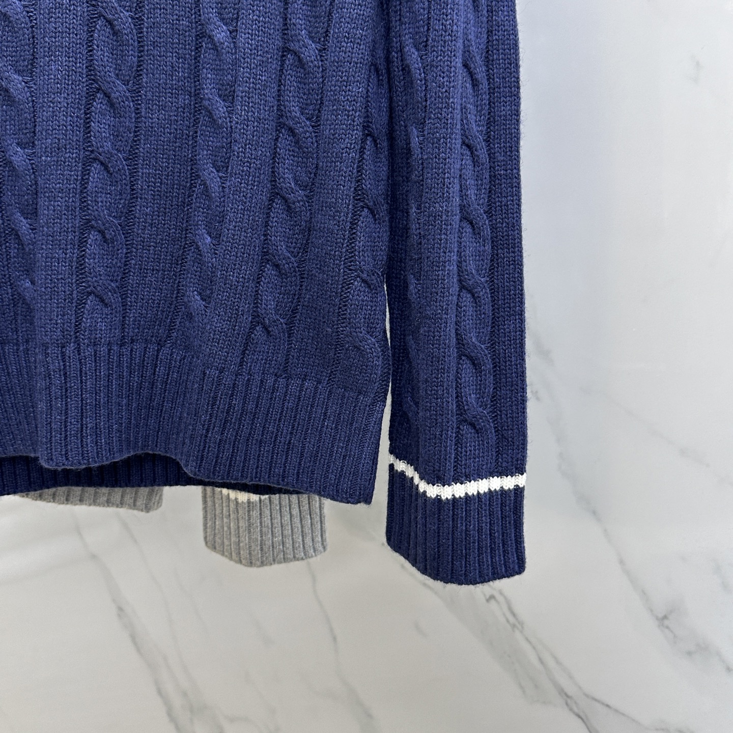 🆕Moncler蒙口 2025SS秋季新款条纹撞色领圆领针织毛衣，以当季色调传递典雅韵味，成就日常搭配佳