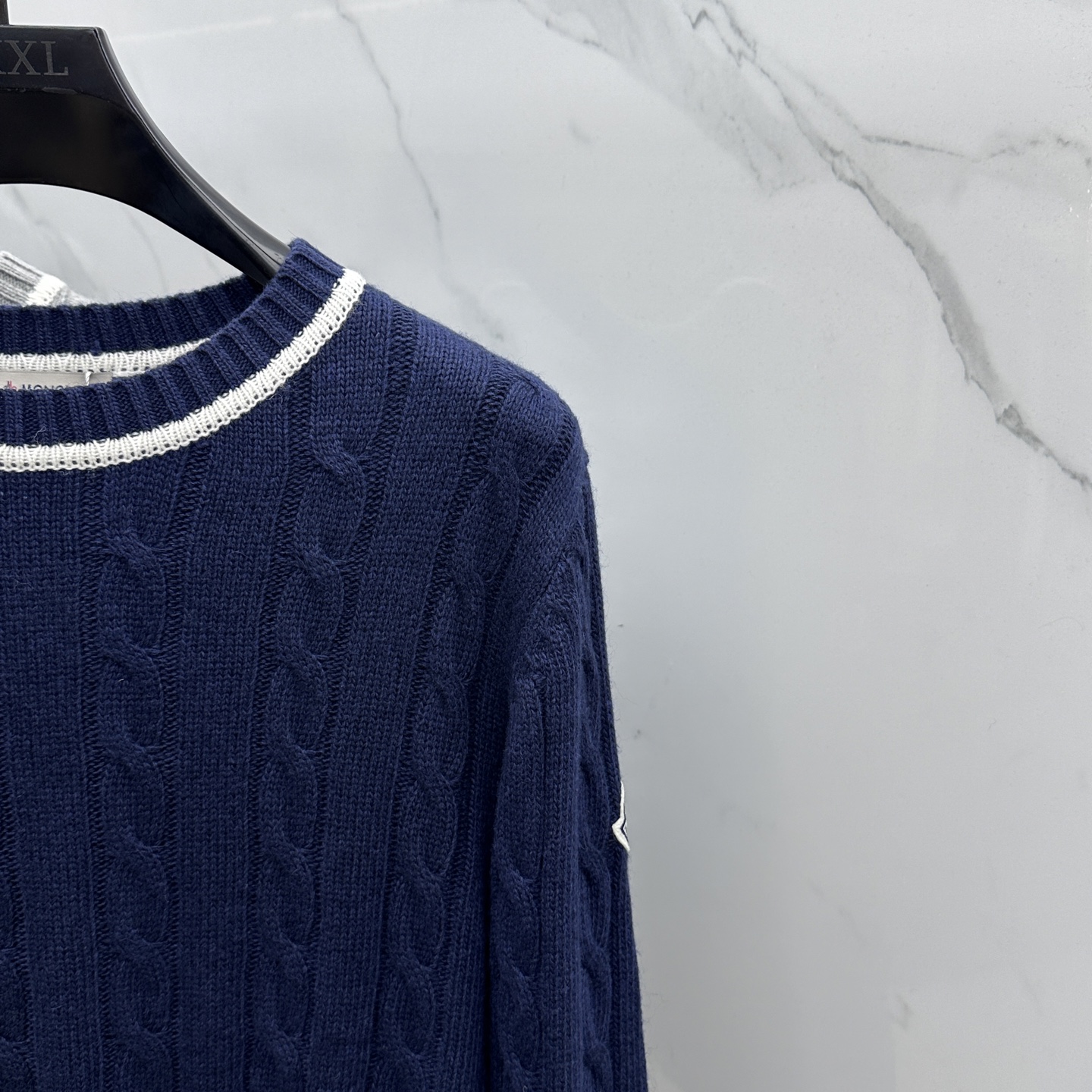 🆕Moncler蒙口 2025SS秋季新款条纹撞色领圆领针织毛衣，以当季色调传递典雅韵味，成就日常搭配佳