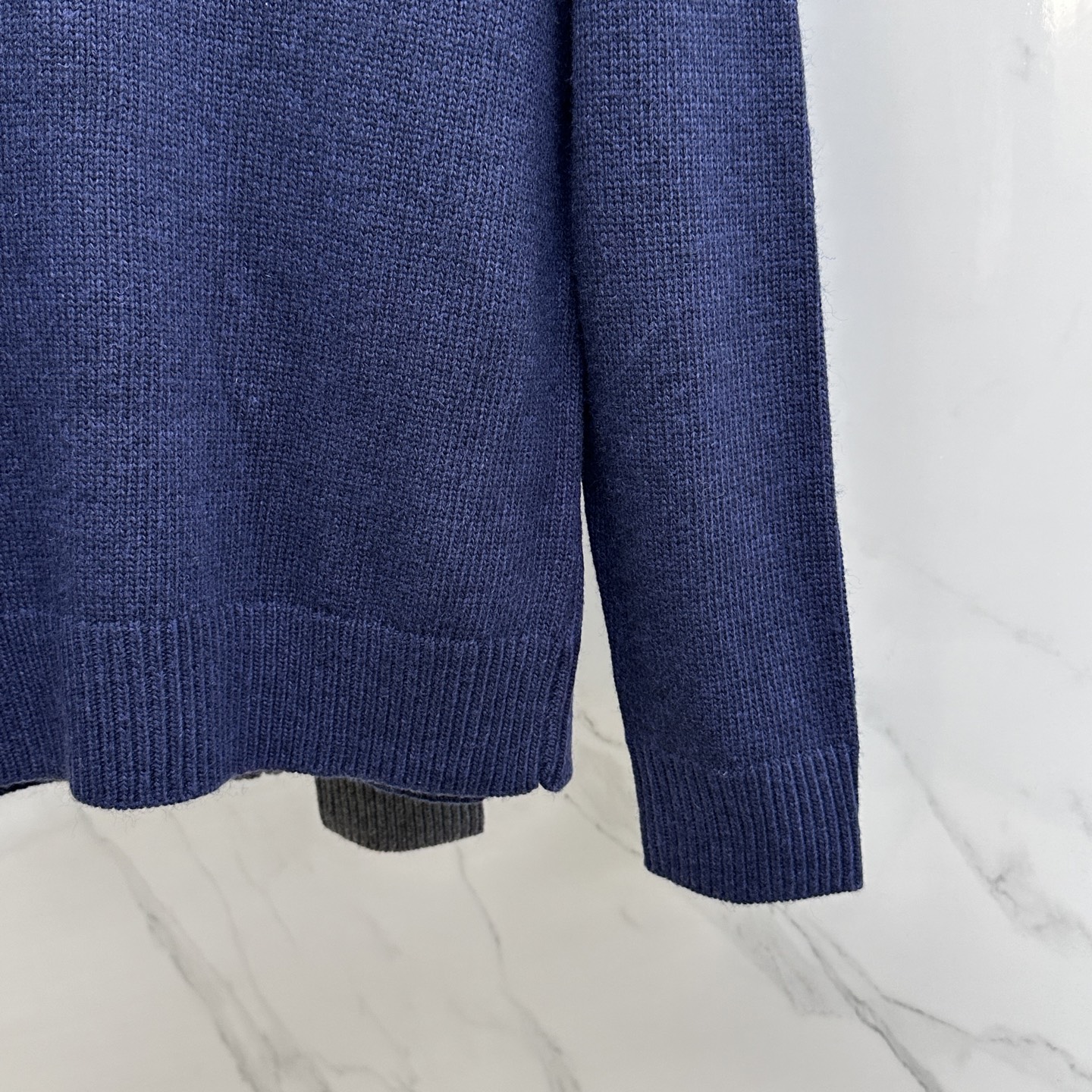 🆕LOEWE罗意威 2025SS秋季新款时尚领圆领针织羊毛衣，以当季色调传递典雅韵味，成就日常搭配佳选。