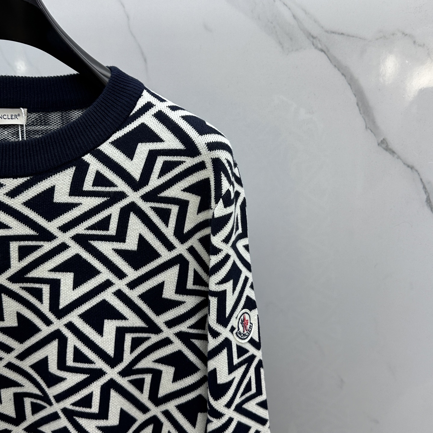 🆕Moncler蒙口 2025ss秋冬满身提花新款简约圆领针织羊毛衫，精致工艺面料，顶级元素融合打造，经