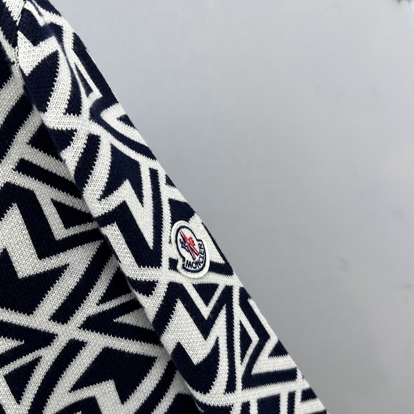 🆕Moncler蒙口 2025ss秋冬满身提花新款简约圆领针织羊毛衫，精致工艺面料，顶级元素融合打造，经