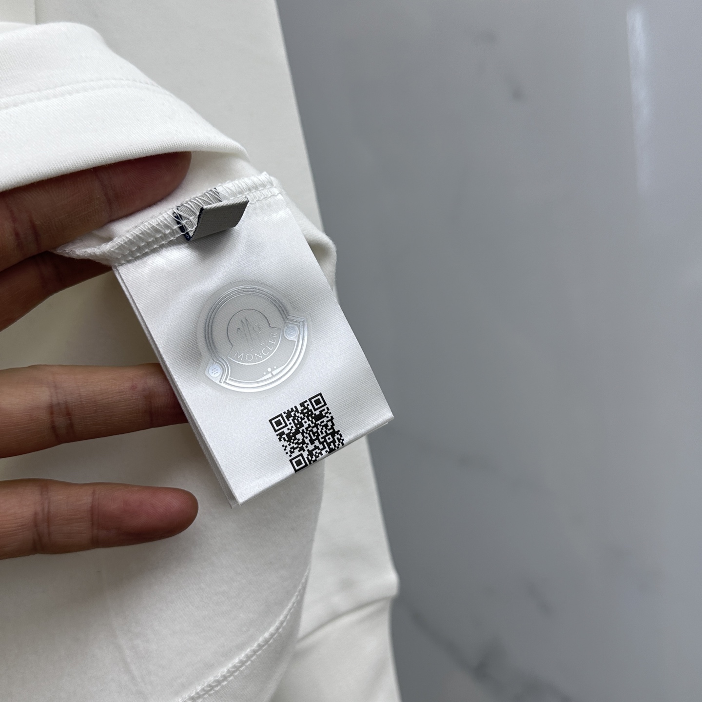 🆕Moncler蒙口 2025秋冬新款长袖打底衫保暖，同步发售！定制专属纯棉面料，内微磨毛，胸前采用品牌